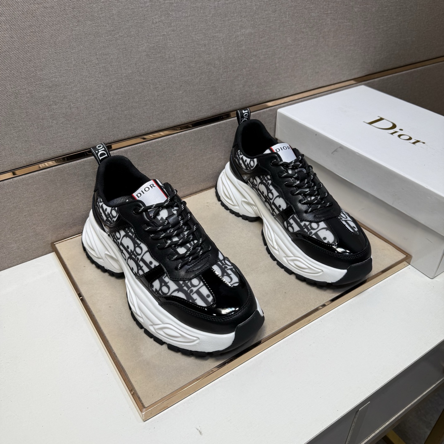 NO:350163,【Di~】Men's casual shoes are available simultaneously in 2025z cabinet. Size: 38-44 # 2 color uppers are made of multi-material spliced ​​mesh fabric inner lining, comfortable and breathable, original sole is comfortable and wear-resistant, real-life shooting is even better,19860909【迪～】男士休闲鞋 2025z柜同步发售 码数:38-44 # 2个颜色鞋面选用多材质拼接网布内里,舒适透气,鞋底原版舒适耐磨大底,实物拍摄实物更赞,,Men's shoes