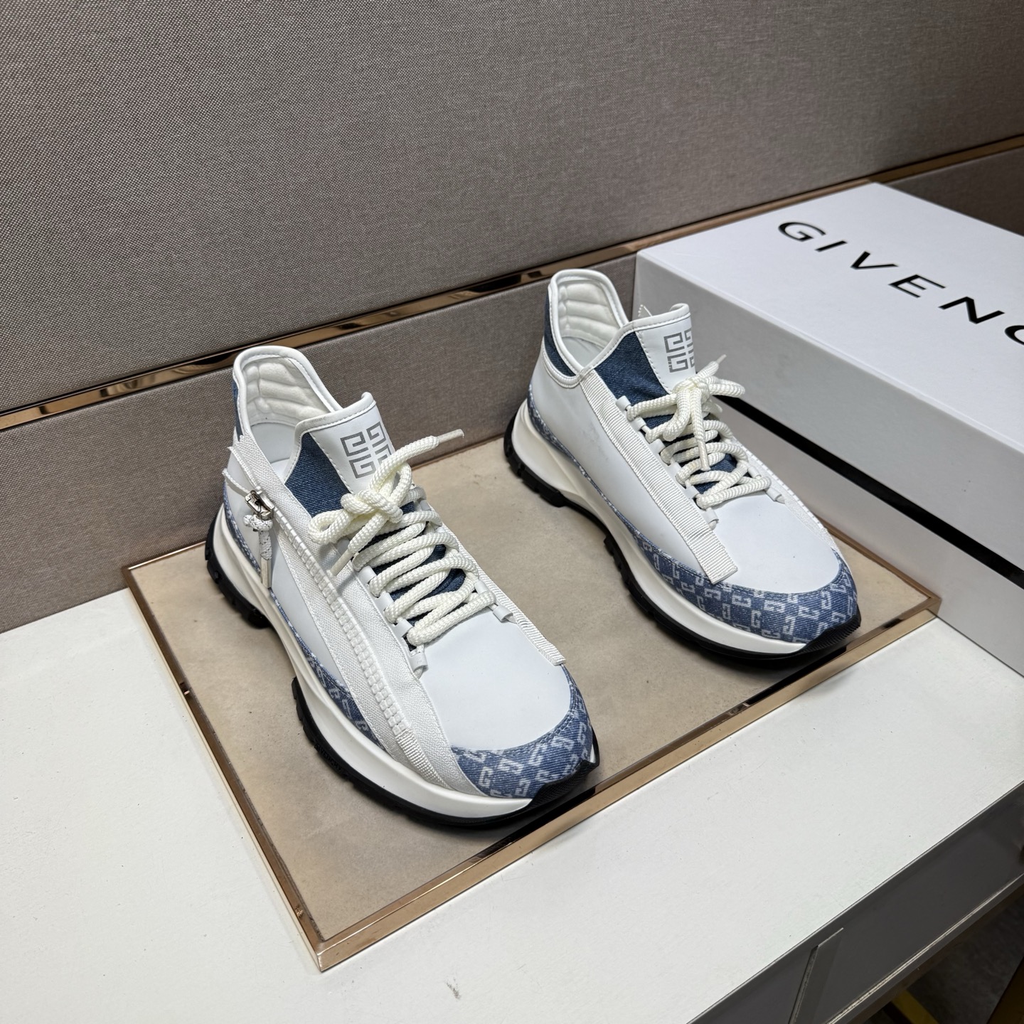 NO:351508,【Ji~】Men's casual shoes are available simultaneously for 2025z cabinets. Number of sizes: 38-44 # 5 color uppers are made of multi-material spliced ​​mesh fabric inner lining, comfortable and breathable, original sole is comfortable and wear-resistant, and the real shot is even better.19860909【纪～】男士休闲鞋 2025z柜同步发售 码数:38-44 # 5个颜色鞋面选用多材质拼接网布内里,舒适透气,鞋底原版舒适耐磨大底,实物拍摄实物更赞,,Men's shoes