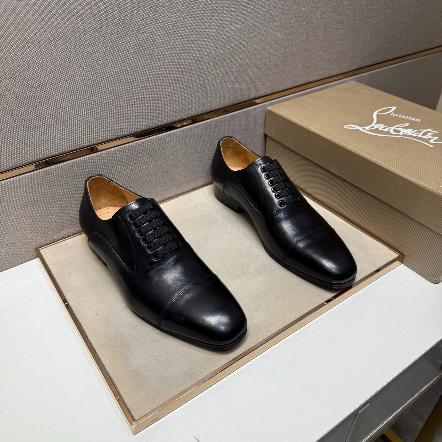 NO:351524,【CL～】Men's casual leather shoes 2025z cabinets are available simultaneously. Size: 39-44 # 2 color uppers are made of cowhide spliced ​​cowhide inner lining, comfortable and breathable, original sole comfortable and wear-resistant sole, real shots are even better, cowhide19860909【CL～】男士休闲皮鞋 2025z柜同步发售 码数:39-44 # 2个颜色鞋面选用牛皮拼接牛皮内里,舒适透气,鞋底原版舒适耐磨大底,实物拍摄实物更赞,,cowhide,Men's shoes