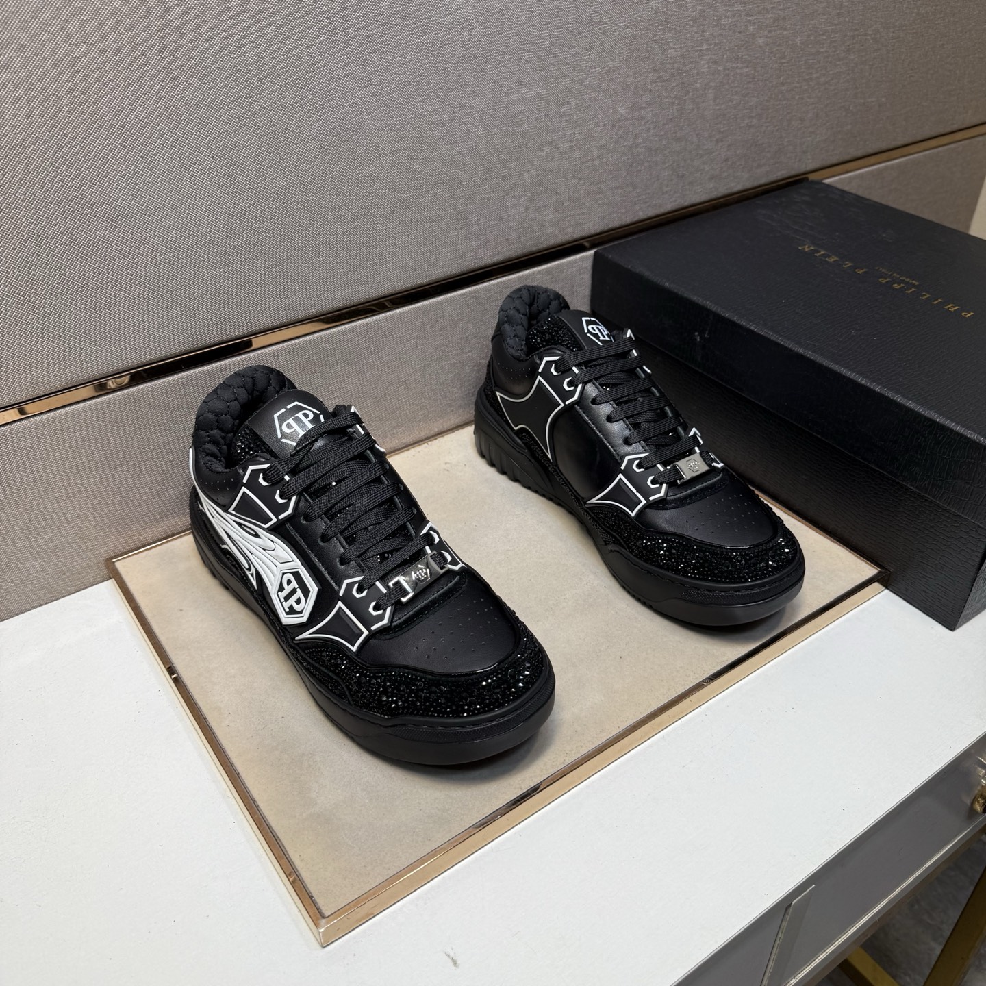 NO:353050,【PP～】Men's casual shoes 2025z cabinets are available simultaneously. Number of sizes: 39-44 # 8 color uppers are made of multi-material spliced ​​mesh fabric inner lining, comfortable and breathable, original sole is comfortable and wear-resistant, and the real shot is even better.19860909【PP～】男士休闲鞋 2025z柜同步发售 码数:39-44 # 8个颜色鞋面选用多材质拼接网布内里,舒适透气,鞋底原版舒适耐磨大底,实物拍摄实物更赞,,Men's shoes
