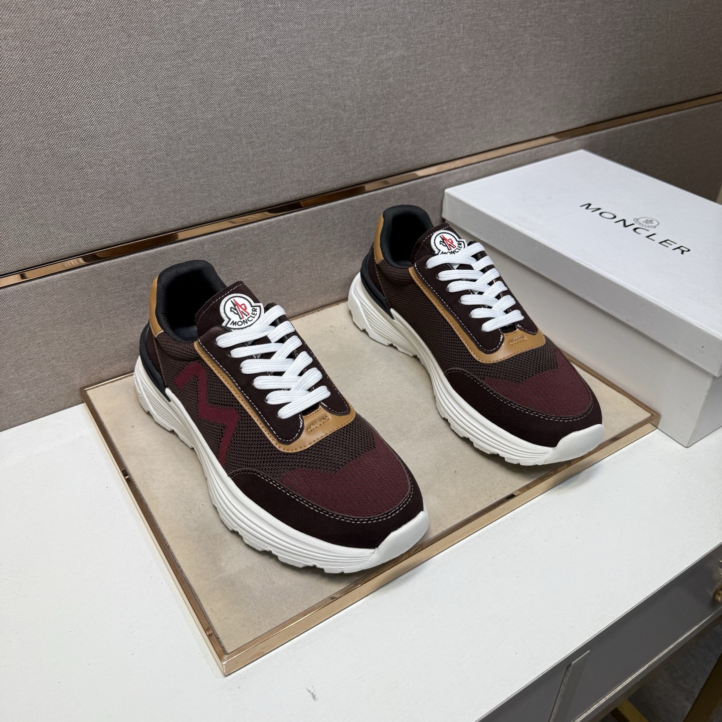 NO:353001,[Meng~] Men's casual shoes are available simultaneously in 2025z cabinet. Number of sizes: 38-44 # 5 color uppers are made of multi-material spliced ​​mesh fabric inner lining, comfortable and breathable, original sole is comfortable and wear-resistant, and the real shot is even better.19860909【蒙～】男士休闲鞋 2025z柜同步发售 码数:38-44 # 5个颜色鞋面选用多材质拼接网布内里,舒适透气,鞋底原版舒适耐磨大底,实物拍摄实物更赞,,Men's shoes