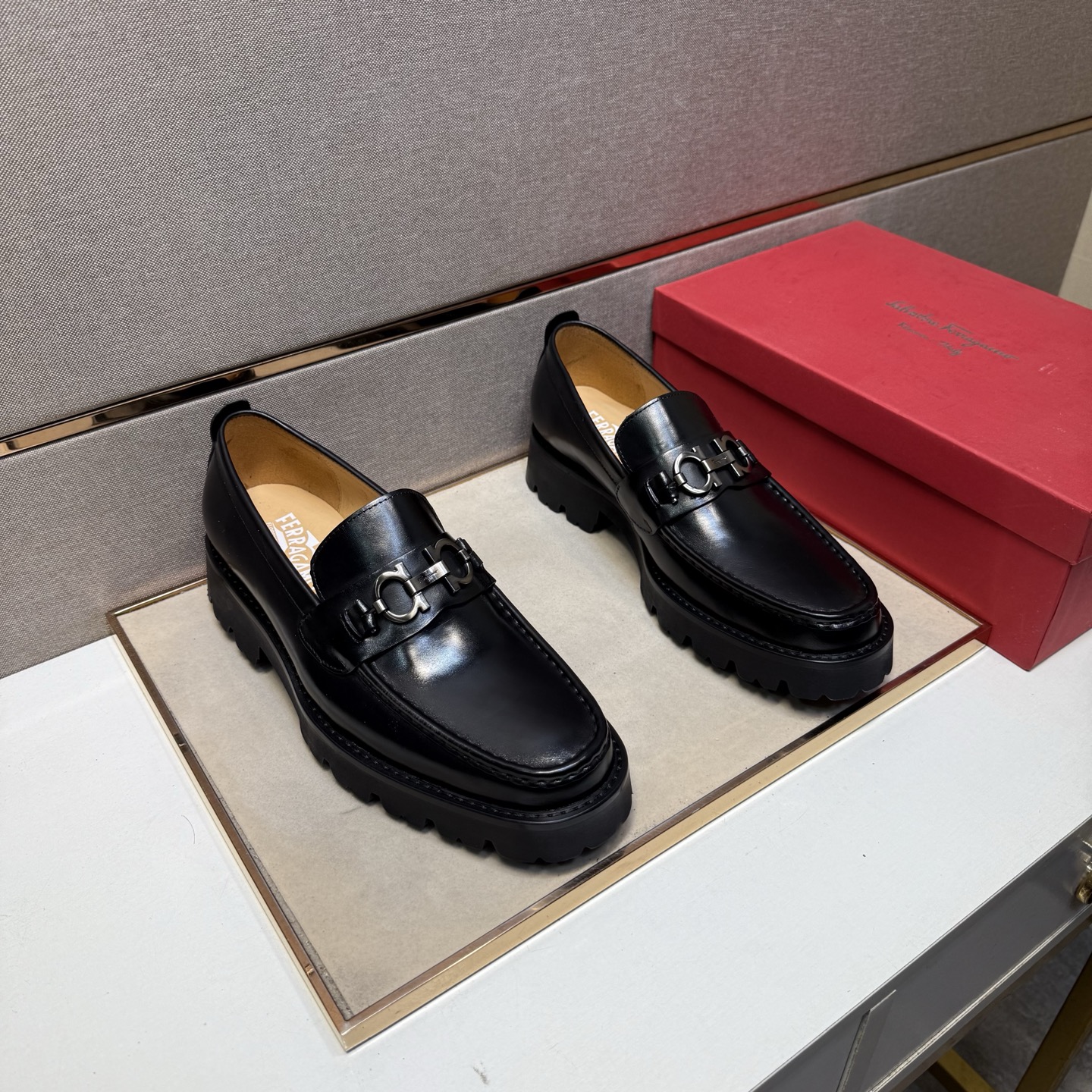 NO:344678,[Fei~] Men's casual leather shoes are available simultaneously in 2025z cabinet. Size: 38-44 # 2 color uppers are made of cowhide spliced ​​cowhide inner lining, comfortable and breathable, original sole comfortable and wear-resistant sole, real shots are even better, cowhide19860909【菲～】男士休闲皮鞋 2025z柜同步发售 码数:38-44 # 2个颜色鞋面选用牛皮拼接牛皮内里,舒适透气,鞋底原版舒适耐磨大底,实物拍摄实物更赞,,cowhide,Men's shoes