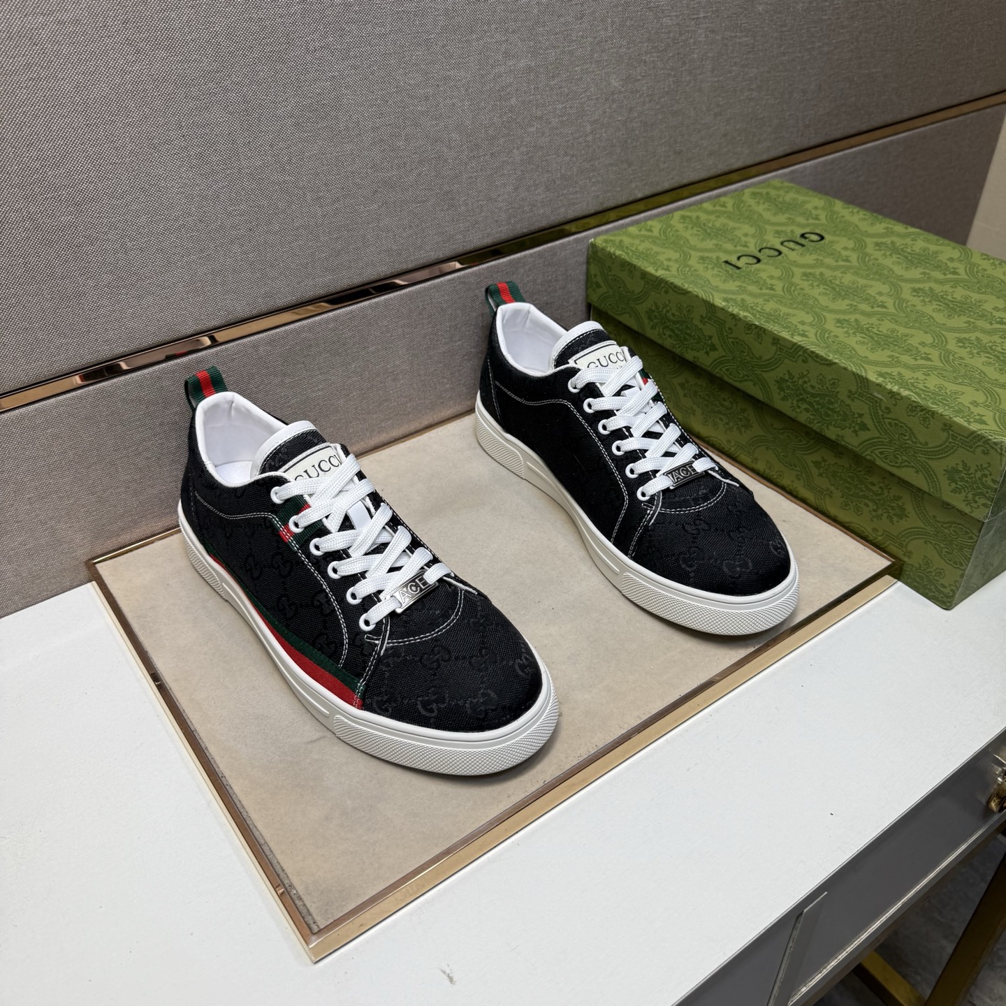 NO:344696,[Ancient ~] Men's casual shoes are available simultaneously in 2025z cabinet. Size: 39-44 # The uppers of the 4 colors are made of multi-material spliced ​​leather inner lining, comfortable and breathable, the original sole is comfortable and wear-resistant, and the real shot is even better.19860909【古～】男士休闲鞋 2025z柜同步发售 码数:39-44 # 4个颜色鞋面选用多材质拼接真皮内里,舒适透气,鞋底原版舒适耐磨大底,实物拍摄实物更赞,,Men's shoes