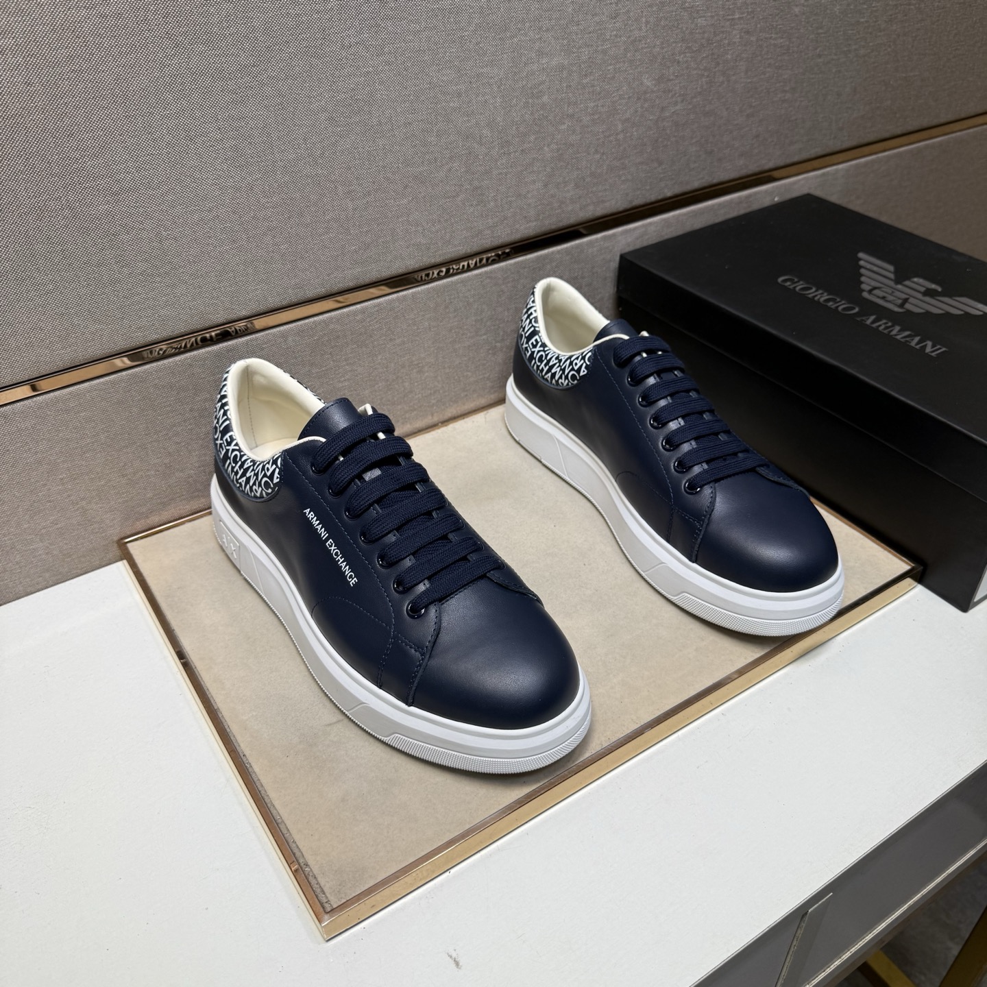 NO:351037,[Ama~] Men's casual shoes are available simultaneously in 2025z cabinet. Size: 38-44 # 2 color uppers are made of cowhide spliced ​​sheepskin inner lining, comfortable and breathable, original sole comfortable and wear-resistant sole, real shots are even better, cowhide, sheepskin19860909【阿玛～】男士休闲鞋 2025z柜同步发售 码数:38-44 # 2个颜色鞋面选用牛皮拼接羊皮内里,舒适透气,鞋底原版舒适耐磨大底,实物拍摄实物更赞,,cowhide,sheepskin,Men's shoes