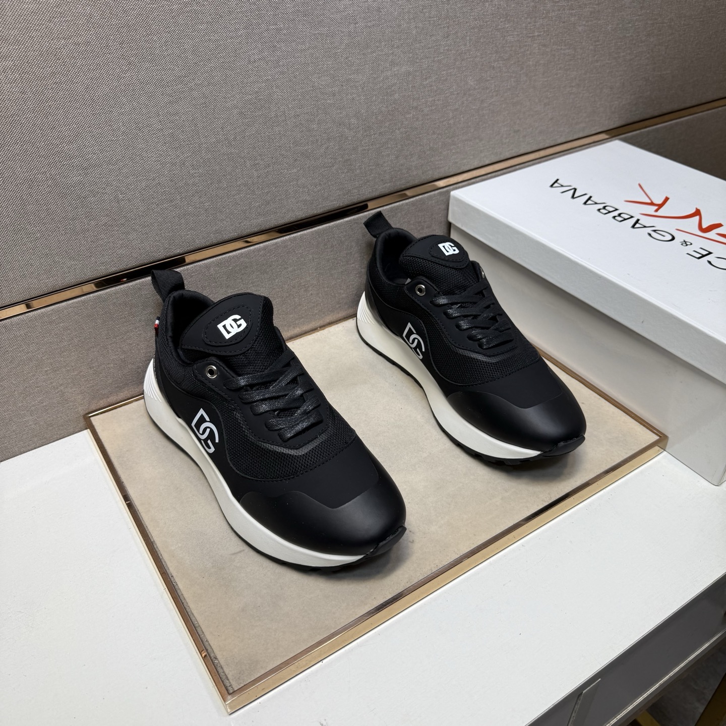 NO:351977,【DG～】Men's casual shoes 2025z cabinets are available simultaneously. Number of sizes: 38-44 # 1 color upper is made of multi-material spliced ​​mesh fabric inner lining, comfortable and breathable, original sole is comfortable and wear-resistant, real-life shooting is even better,19860909【DG～】男士休闲鞋 2025z柜同步发售 码数:38-44 # 1个颜色鞋面选用多材质拼接网布内里,舒适透气,鞋底原版舒适耐磨大底,实物拍摄实物更赞,,Men's shoes