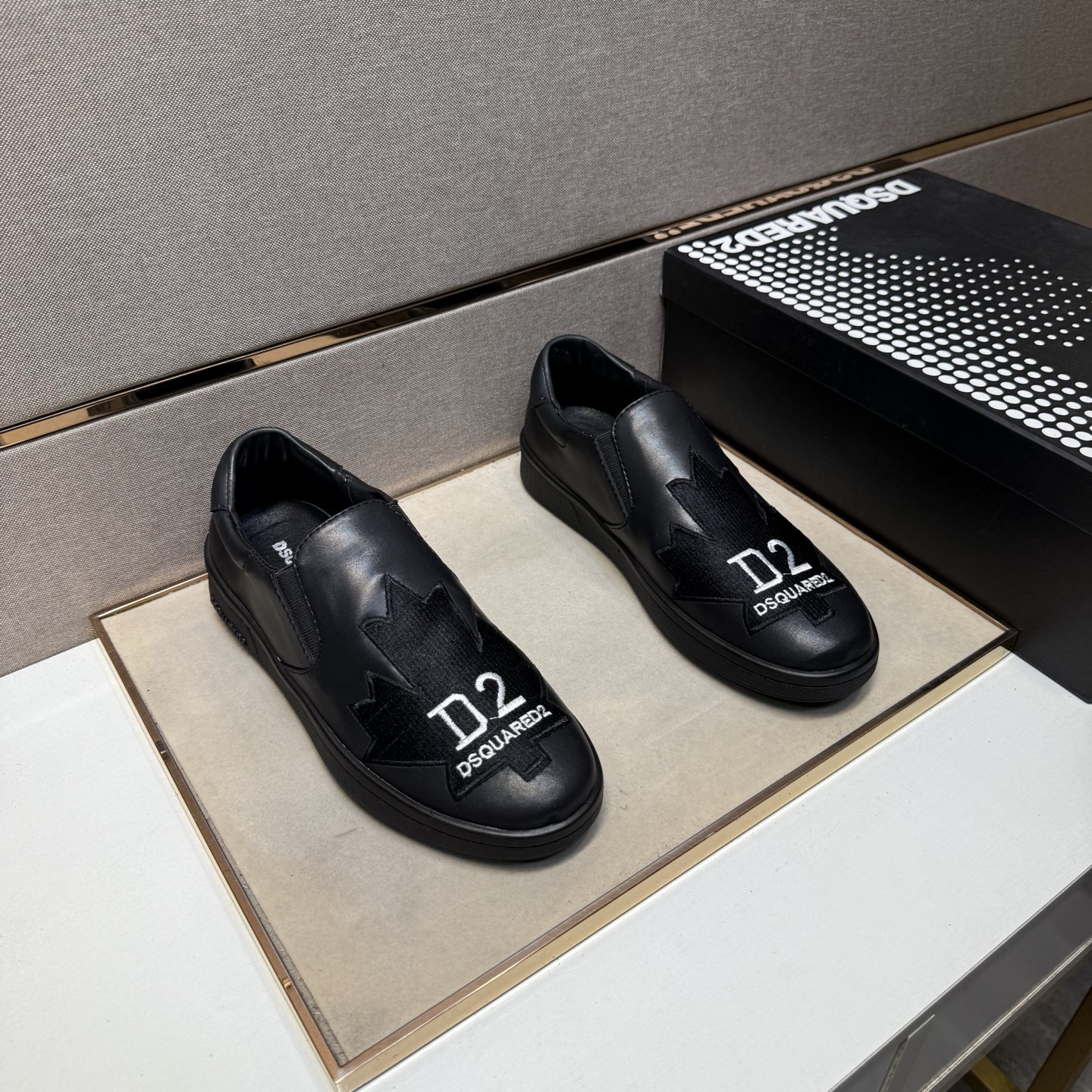 NO:352054,【D2～】Men's casual shoes 2025z cabinets are available simultaneously. Number of sizes: 38-44 # 1 color upper is made of multi-material spliced ​​leather inner lining, comfortable and breathable, original sole is comfortable and wear-resistant, real-life shooting is even better,19860909【D2～】男士休闲鞋 2025z柜同步发售 码数:38-44 # 1个颜色鞋面选用多材质拼接真皮内里,舒适透气,鞋底原版舒适耐磨大底,实物拍摄实物更赞,,Men's shoes