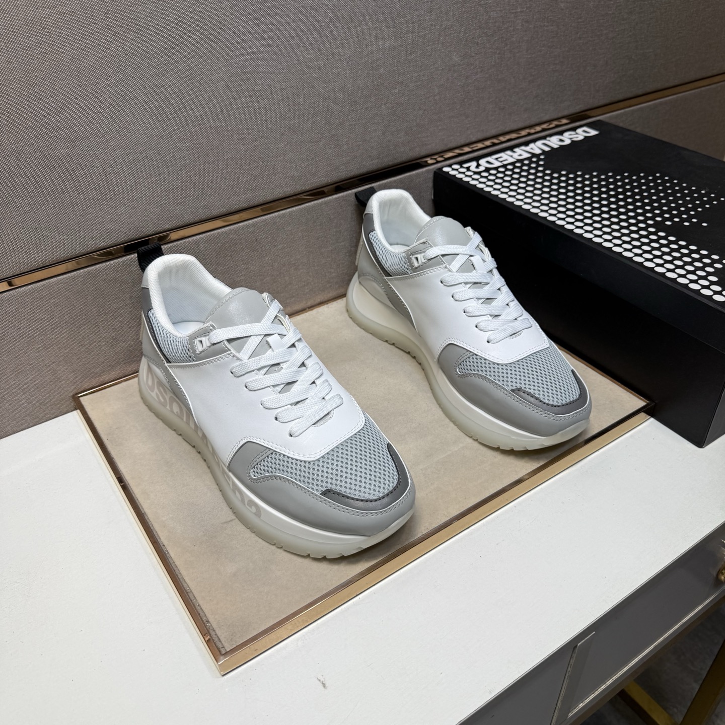 NO:352070,【D2～】Men's casual shoes 2025z cabinets are available simultaneously. Number of sizes: 38-44 # 1 color upper is made of multi-material spliced ​​mesh fabric inner lining, comfortable and breathable, original sole is comfortable and wear-resistant, real-life shooting is even better,19860909【D2～】男士休闲鞋 2025z柜同步发售 码数:38-44 # 1个颜色鞋面选用多材质拼接网布内里,舒适透气,鞋底原版舒适耐磨大底,实物拍摄实物更赞,,Men's shoes