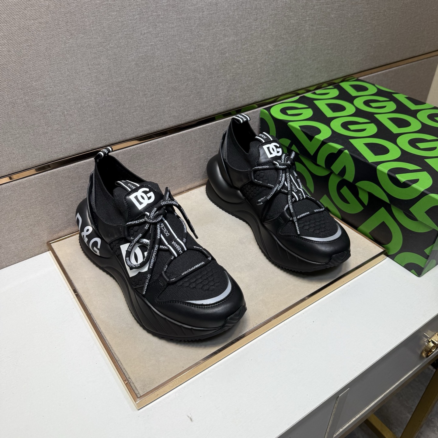 NO:510848,【DG～】Men's casual shoes 2025z cabinets are available simultaneously. Number of sizes: 38-44 # 3 color uppers are made of multi-material spliced ​​mesh fabric inner lining, comfortable and breathable, original sole is comfortable and wear-resistant, real-life shooting is even better,19860909【DG～】男士休闲鞋 2025z柜同步发售 码数:38-44 # 3个颜色鞋面选用多材质拼接网布内里,舒适透气,鞋底原版舒适耐磨大底,实物拍摄实物更赞,,Men's shoes