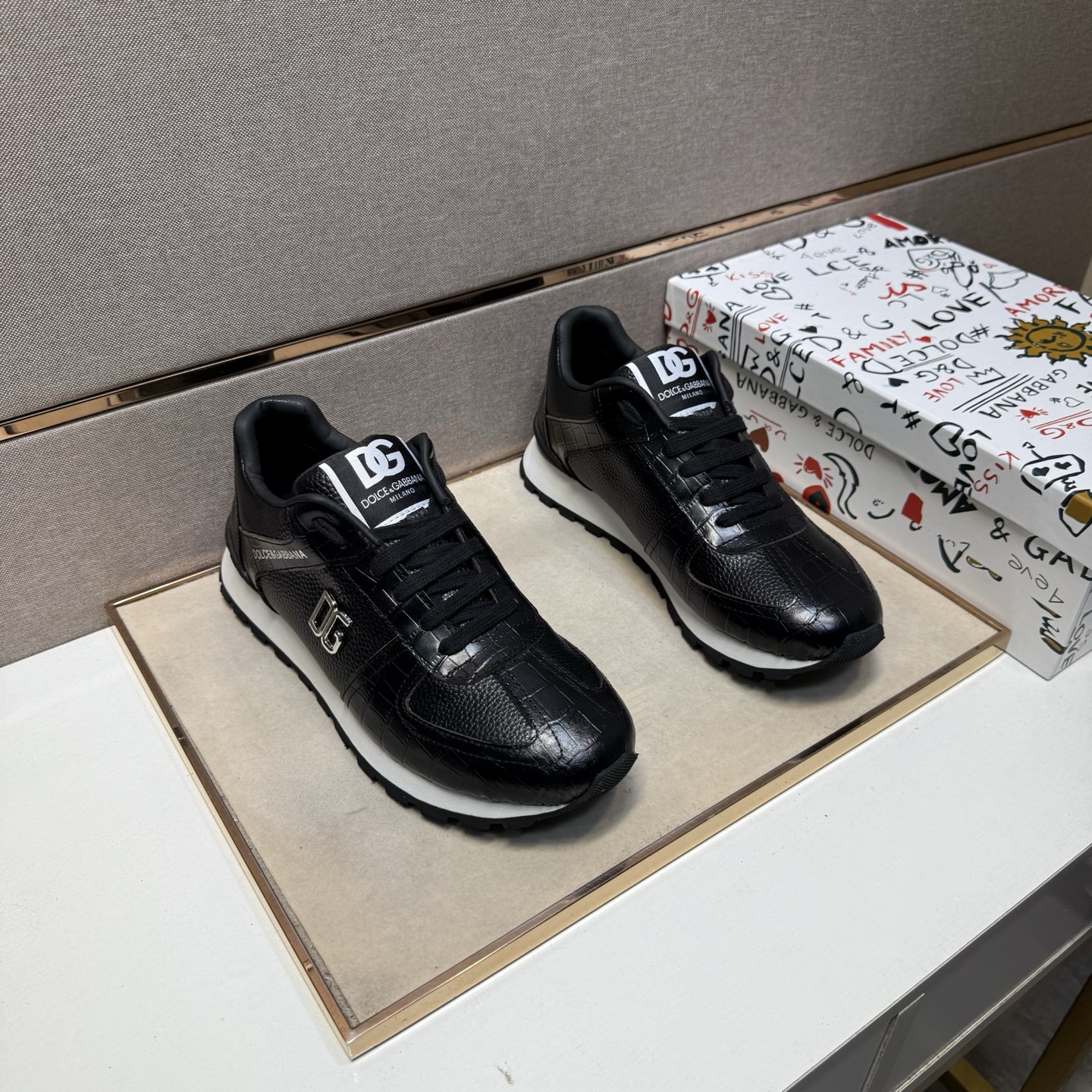 NO:510851,【DG～】Men's casual shoes are available simultaneously in 2025z cabinet. Number of sizes: 38-44 # 2 color uppers are made of multi-material spliced ​​leather inner lining, comfortable and breathable, original sole is comfortable and wear-resistant, and the real shot is even better.19860909【DG～】男士休闲鞋 2025z柜同步发售 码数:38-44 # 2个颜色鞋面选用多材质拼接真皮内里,舒适透气,鞋底原版舒适耐磨大底,实物拍摄实物更赞,,Men's shoes