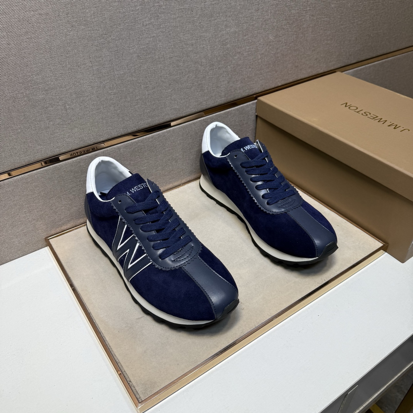 NO:353090,[Waston ~] Men's casual shoes are available simultaneously in 2025z cabinet. Size: 38-44 # 1 color upper is made of multi-material spliced ​​leather inner lining, comfortable and breathable, original sole is comfortable and wear-resistant, real-life shooting is even better,19860909【威士顿～】男士休闲鞋 2025z柜同步发售 码数:38-44 # 1个颜色鞋面选用多材质拼接真皮内里,舒适透气,鞋底原版舒适耐磨大底,实物拍摄实物更赞,,Men's shoes