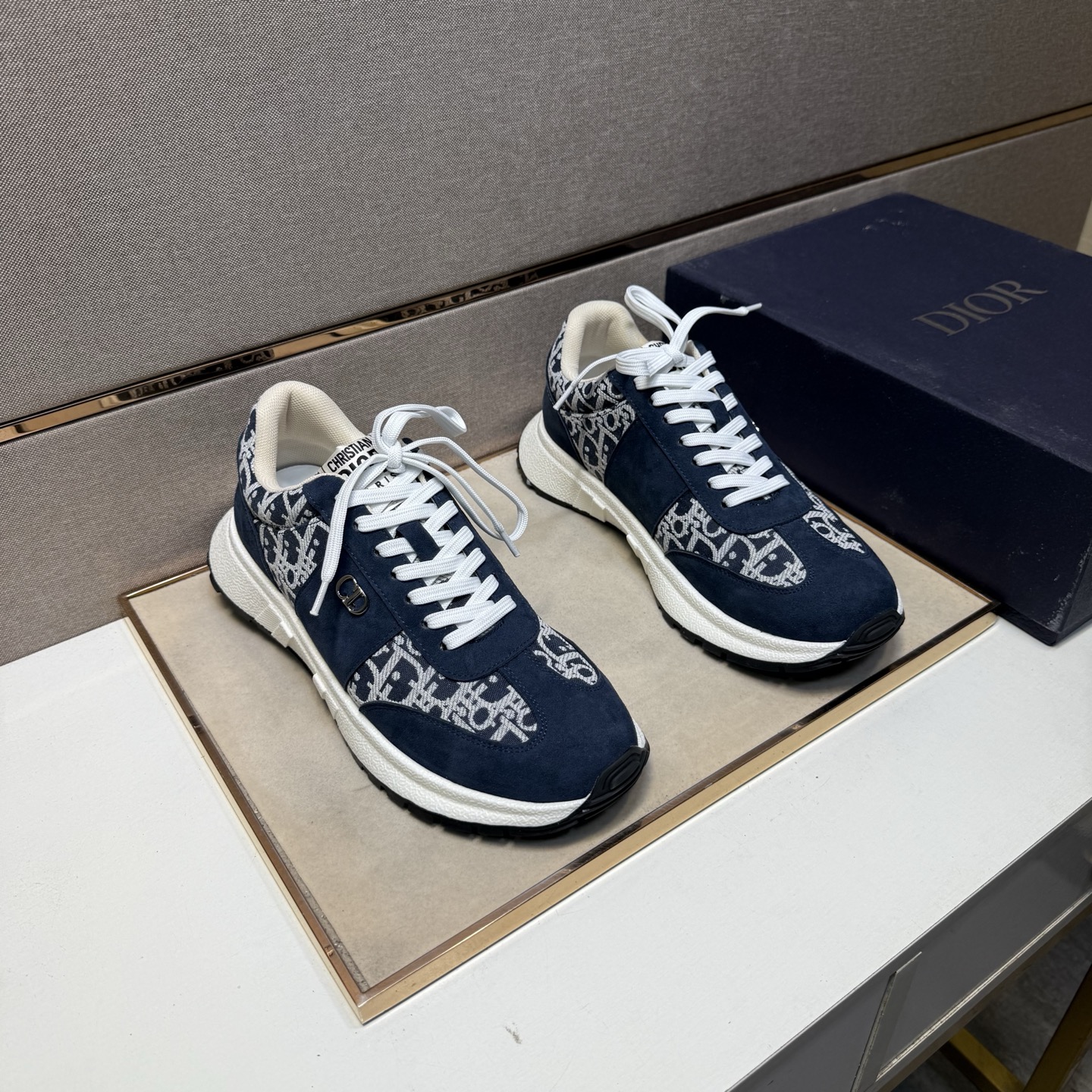 NO:352959,【Di~】Men's casual shoes are available simultaneously in 2025z cabinet. Number of sizes: 38-44 # 7 color uppers are made of multi-material splicing mesh fabric inner lining, comfortable and breathable, original sole is comfortable and wear-resistant, real-life shooting is even better,19860909【迪～】男士休闲鞋 2025z柜同步发售 码数:38-44 # 7个颜色鞋面选用多材质拼接网布内里,舒适透气,鞋底原版舒适耐磨大底,实物拍摄实物更赞,,Men's shoes