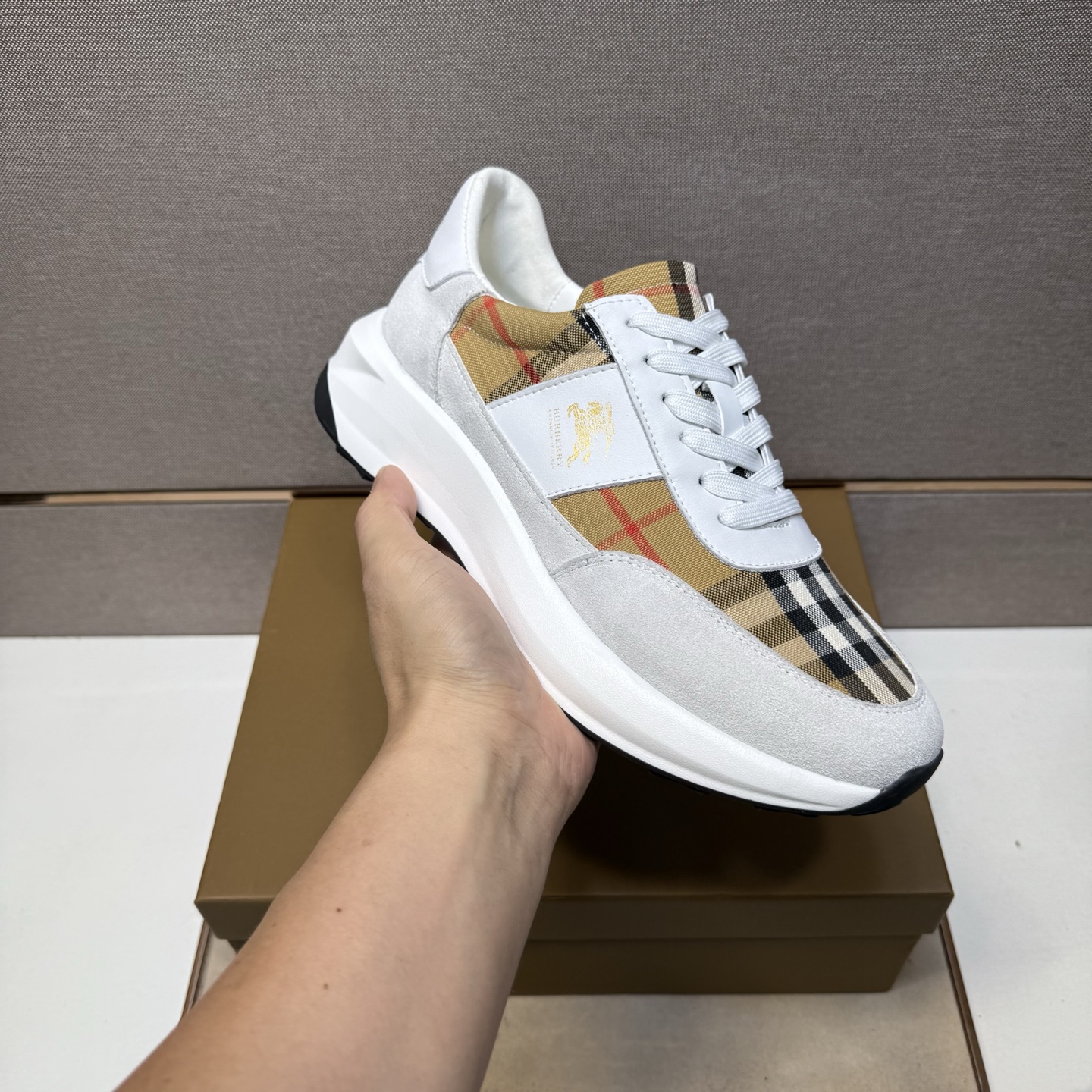 巴宝莉~ 男士休闲鞋 2025z柜同步发售-Top High Quatity Cheap Sneakers Fashion Clothing Clothes Bags handbags Shoes of all Brand wholesale With The best Quality And Beautiful Price from China Factory Chinese suppliers wholesaler seller 巴宝莉~ 男士休闲鞋 2025z柜同步发售