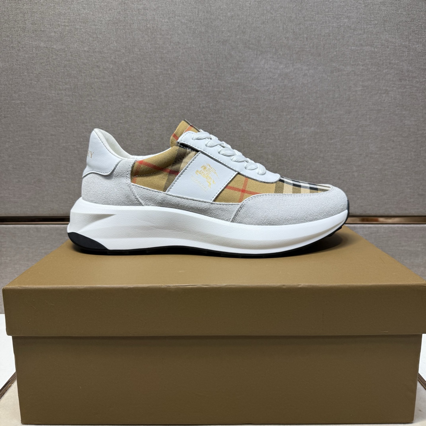 巴宝莉~ 男士休闲鞋 2025z柜同步发售-Top High Quatity Cheap Sneakers Fashion Clothing Clothes Bags handbags Shoes of all Brand wholesale With The best Quality And Beautiful Price from China Factory Chinese suppliers wholesaler seller 巴宝莉~ 男士休闲鞋 2025z柜同步发售
