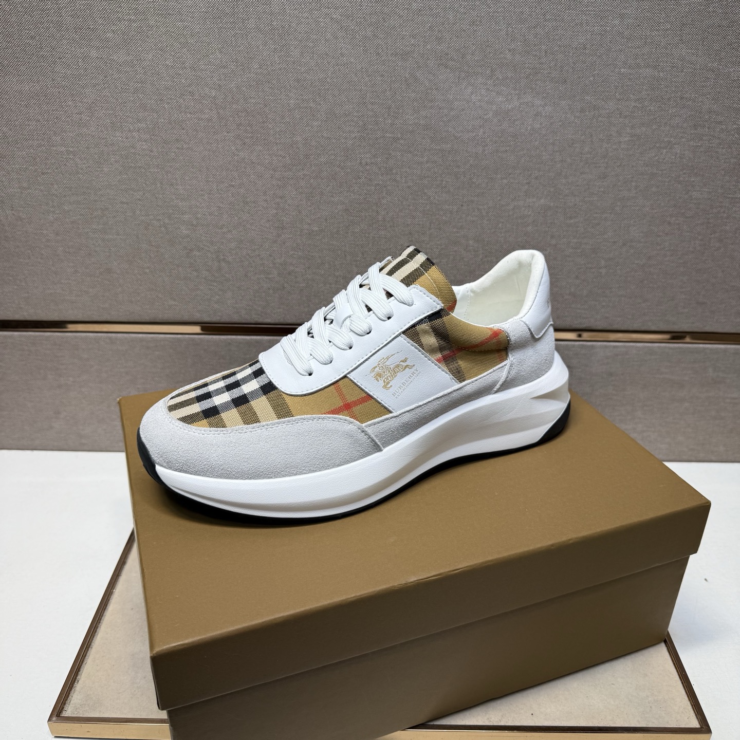 巴宝莉~ 男士休闲鞋 2025z柜同步发售-Top High Quatity Cheap Sneakers Fashion Clothing Clothes Bags handbags Shoes of all Brand wholesale With The best Quality And Beautiful Price from China Factory Chinese suppliers wholesaler seller 巴宝莉~ 男士休闲鞋 2025z柜同步发售