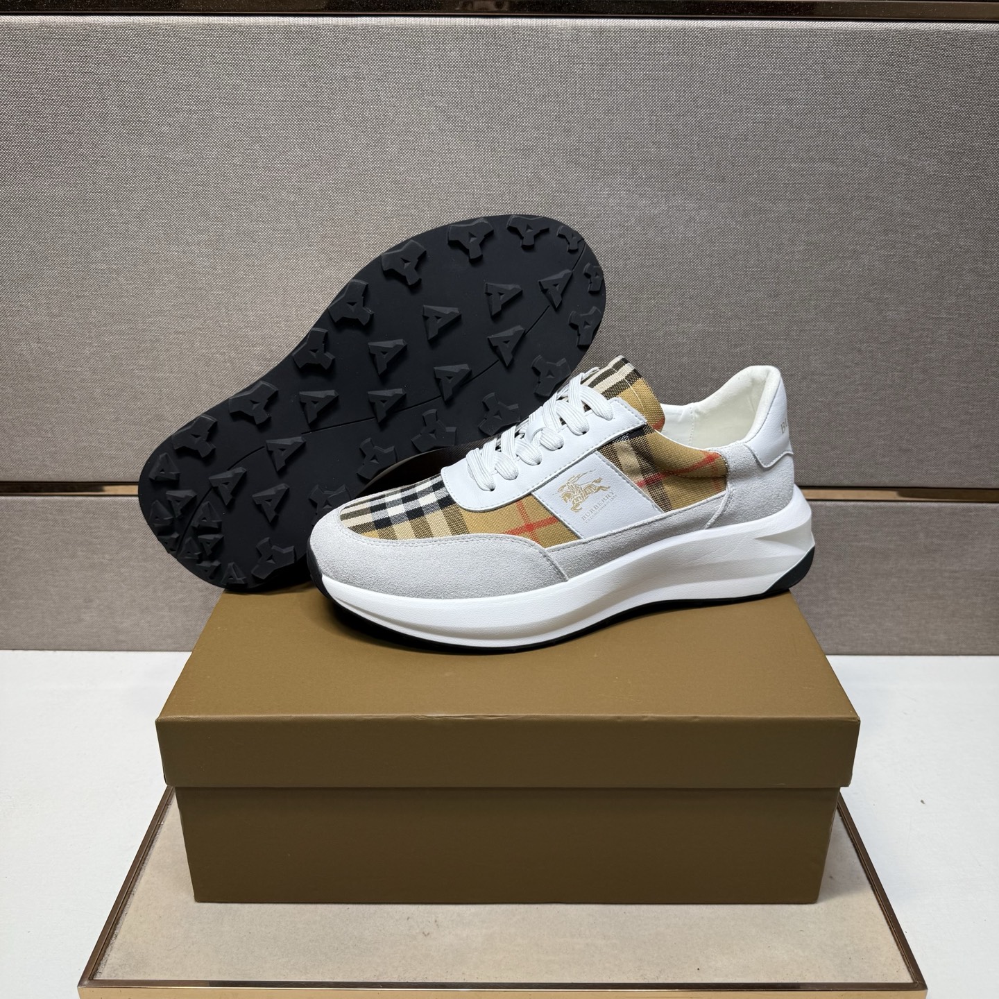 巴宝莉~ 男士休闲鞋 2025z柜同步发售-Top High Quatity Cheap Sneakers Fashion Clothing Clothes Bags handbags Shoes of all Brand wholesale With The best Quality And Beautiful Price from China Factory Chinese suppliers wholesaler seller 巴宝莉~ 男士休闲鞋 2025z柜同步发售
