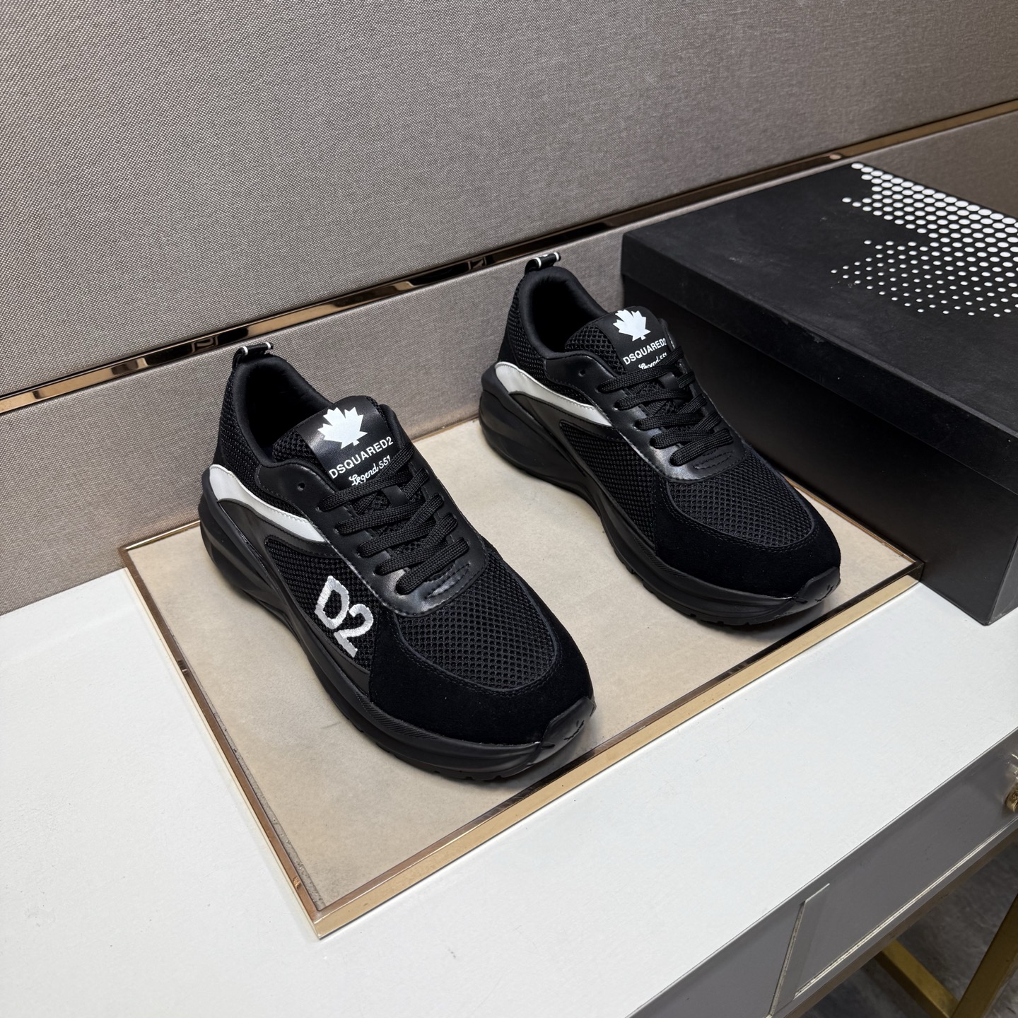 NO:346967,[D2~] Couple casual shoes are available at the same time in 2025z cabinet. Number of sizes: 36-44 # 1 color upper is made of multi-material splicing mesh inner lining, comfortable and breathable, original sole is comfortable and wear-resistant, and the real shot is even better.19860909【D2～】情侣装休闲鞋 2025z柜同步发售 码数:36-44 # 1个颜色鞋面选用多材质拼接网布内里,舒适透气,鞋底原版舒适耐磨大底,实物拍摄实物更赞,,Men's shoes