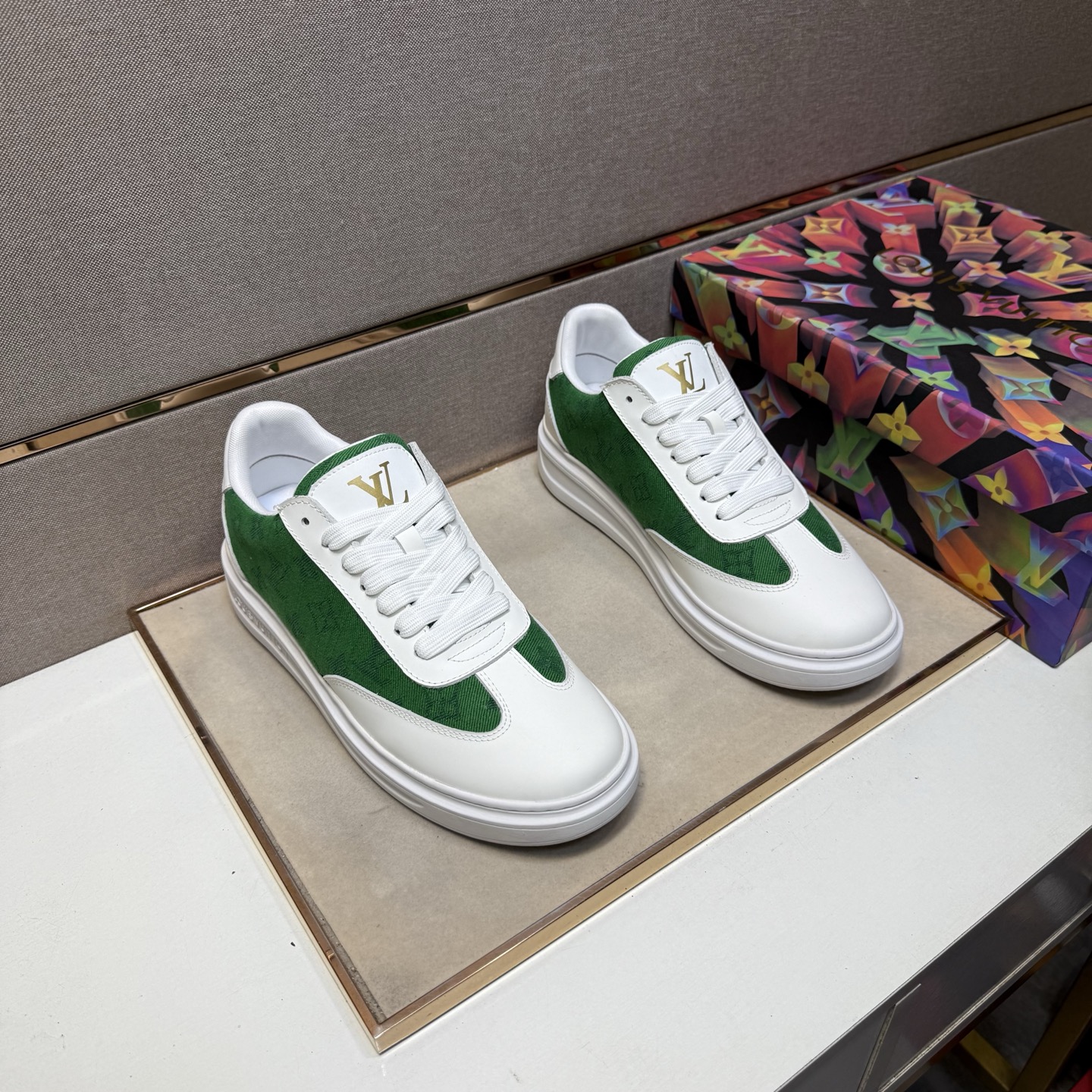 NO:354969,【LV ～】Men's casual shoes 2025z cabinets are available simultaneously Size: 38-44 # 5 color uppers are made of multi-material spliced ​​mesh fabric inner lining, comfortable and breathable, original sole comfortable and wear-resistant sole, real-life shooting is even more beautiful, louis vuitton19860909【LV～】男士休闲鞋 2025z柜同步发售 码数:38-44 # 5个颜色鞋面选用多材质拼接网布内里,舒适透气,鞋底原版舒适耐磨大底,实物拍摄实物更赞,,louis vuitton,Men's shoes