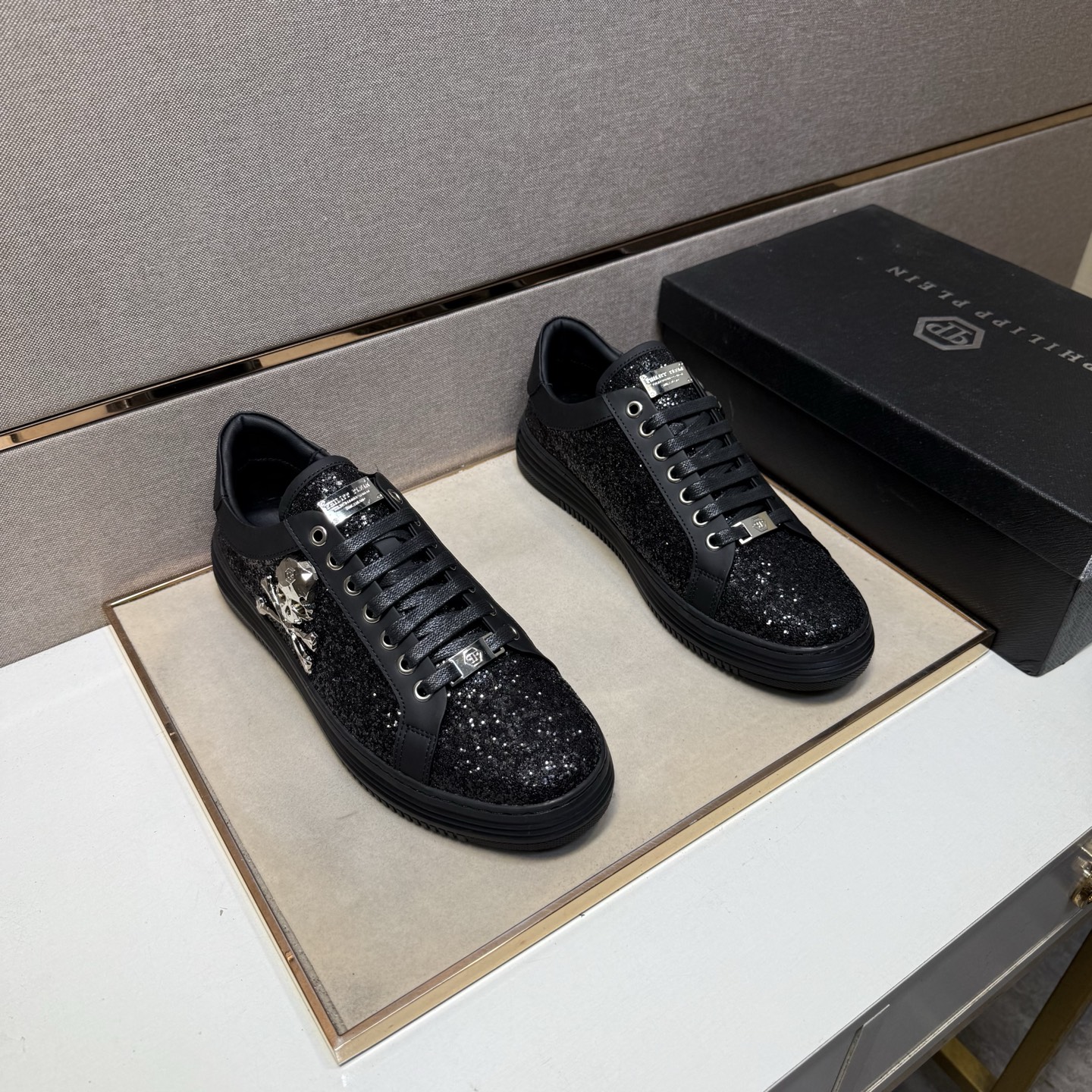 NO:355742,[PP~] Men's casual shoes, 2025z cabinets are available simultaneously. Size: 38-44# 4 color uppers are made of multi-material spliced ​​sheepskin inner lining, comfortable and breathable, original sole comfortable, wear-resistant and non-slip sole, real shots are even better, sheepskin19860909【PP～】男士休闲鞋,2025z柜同步发售 码数:38-44# 4个颜色鞋面选用多材质拼接羊皮内里,舒适透气,鞋底原版舒适耐磨防滑大底,实物拍摄实物更赞,,sheepskin,Men's shoes