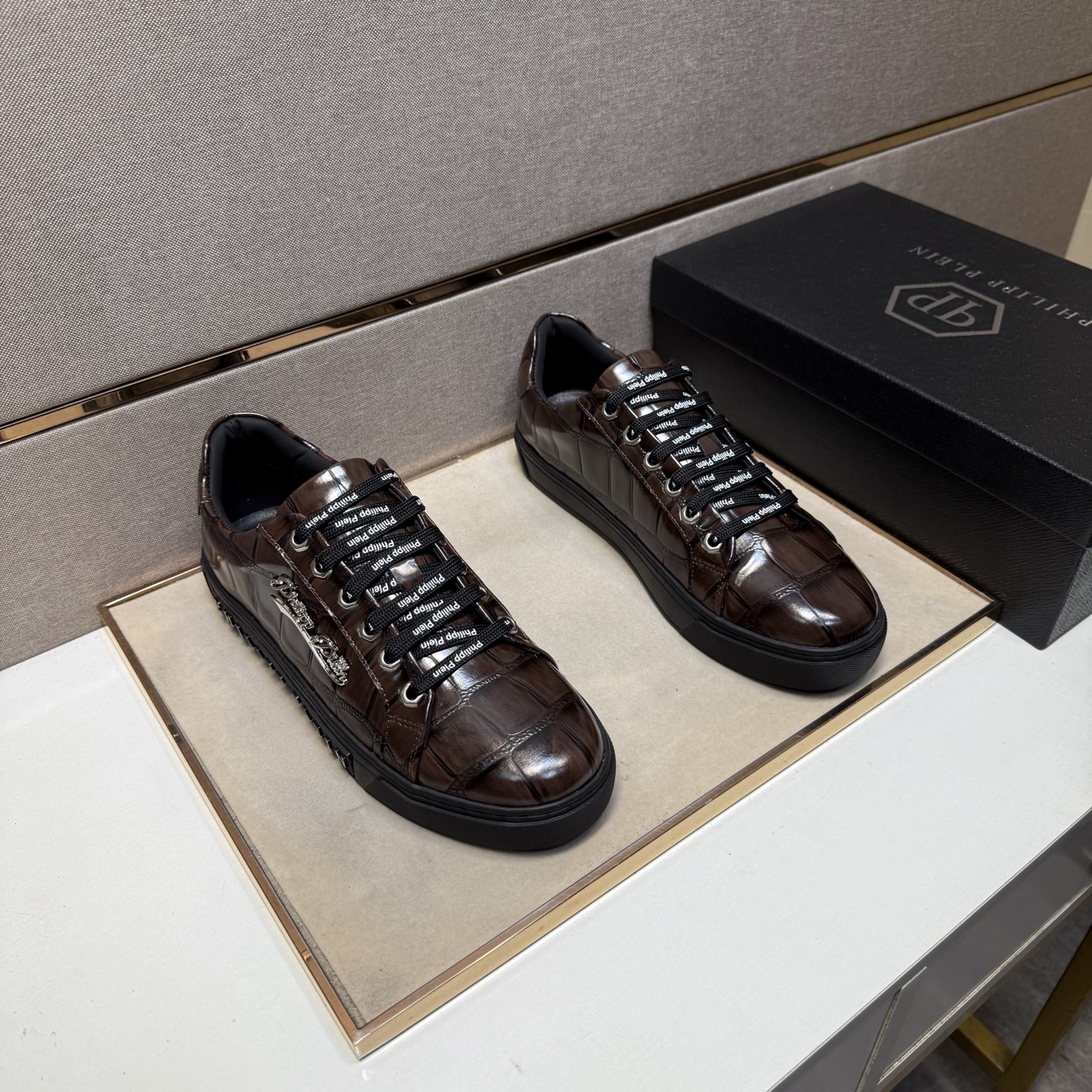 NO:356409,【PP～】Men's casual shoes 2025z cabinets are available simultaneously. Number of sizes: 38-44 # 3 color uppers are made of multi-material spliced ​​leather inner lining, comfortable and breathable, original sole is comfortable and wear-resistant, and the real shot is even better.19860909【PP～】男士休闲鞋 2025z柜同步发售 码数:38-44 # 3个颜色鞋面选用多材质拼接真皮内里,舒适透气,鞋底原版舒适耐磨大底,实物拍摄实物更赞,,Men's shoes