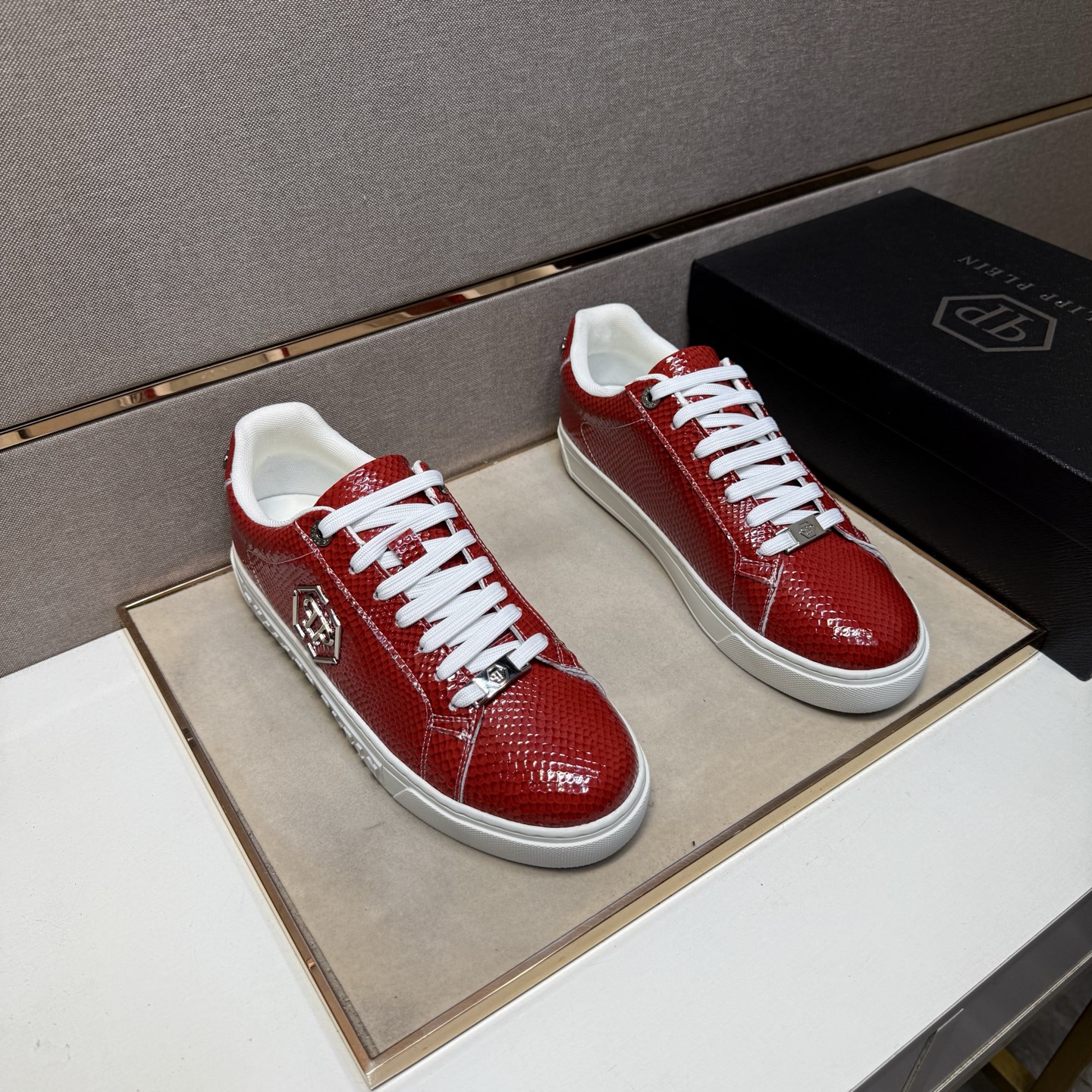 NO:356422,【PP～】Men's casual shoes 2025z cabinets are available simultaneously. Number of sizes: 38-44 # 4 color uppers are made of multi-material spliced ​​mesh fabric inner lining, comfortable and breathable, original sole is comfortable and wear-resistant, real-life shooting is even better,19860909【PP～】男士休闲鞋 2025z柜同步发售 码数:38-44 # 4个颜色鞋面选用多材质拼接网布内里,舒适透气,鞋底原版舒适耐磨大底,实物拍摄实物更赞,,Men's shoes