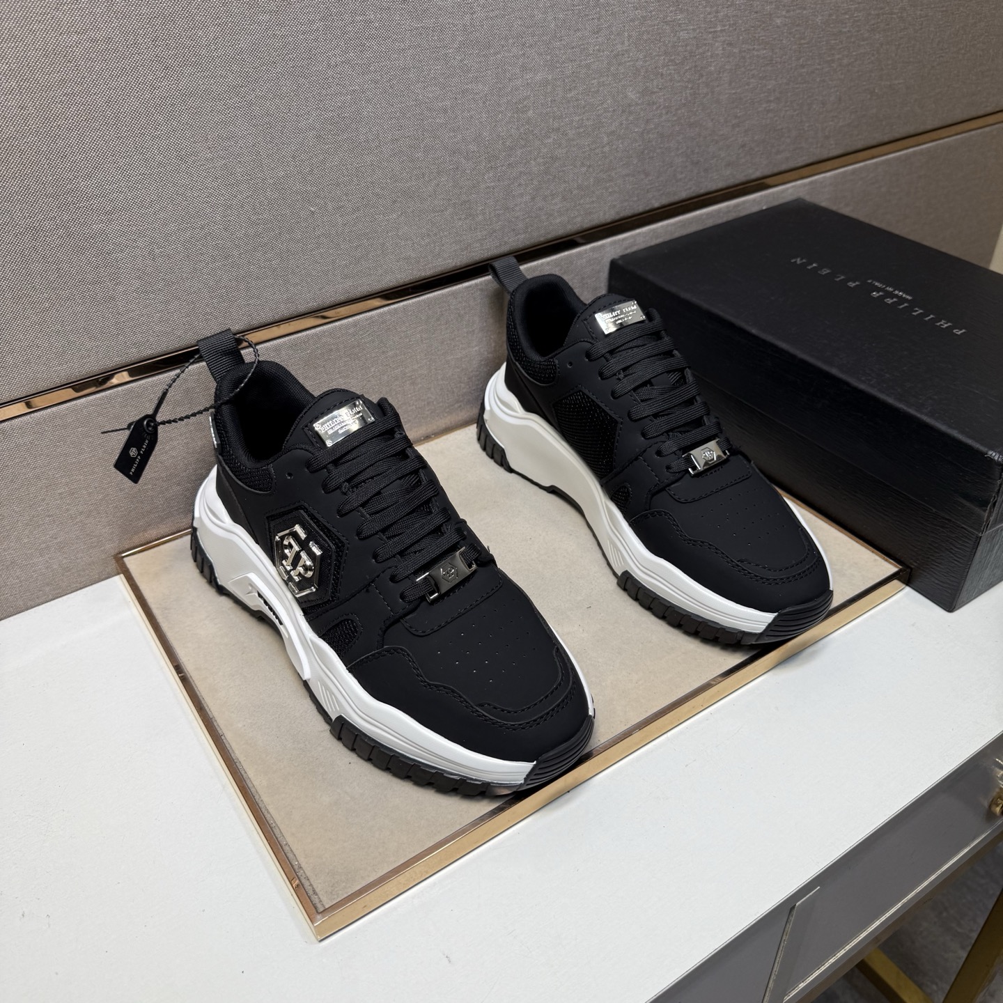NO:357031,【PP～】Men's casual shoes 2025z cabinets are available simultaneously. Number of sizes: 39-44 # 3 color uppers are made of multi-material spliced ​​mesh fabric inner lining, comfortable and breathable, original sole is comfortable and wear-resistant, and the real shot is even better.19860909【PP～】男士休闲鞋 2025z柜同步发售 码数:39-44 # 3个颜色鞋面选用多材质拼接网布内里,舒适透气,鞋底原版舒适耐磨大底,实物拍摄实物更赞,,Men's shoes