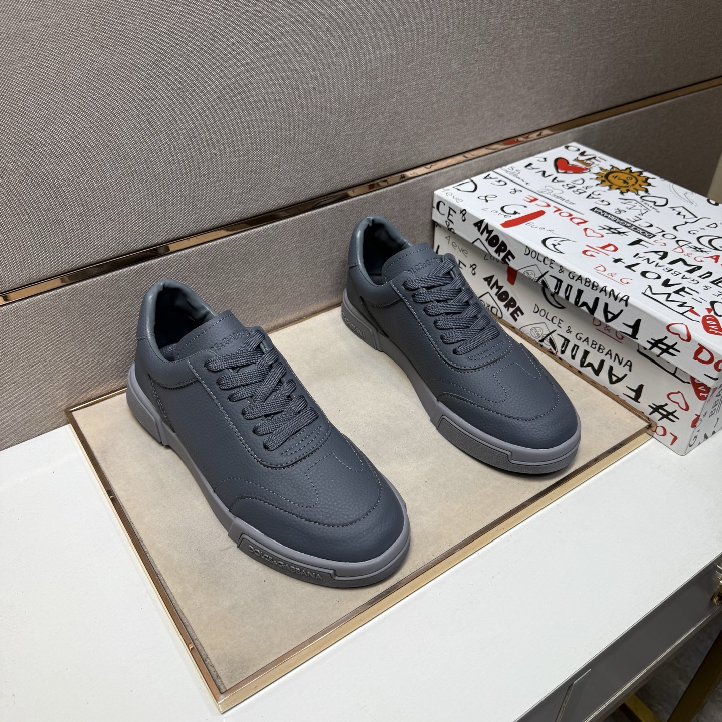 NO:510860,【DG～】Men's casual shoes 2025z cabinets are available simultaneously. Number of sizes: 38-44 # 1 color upper is made of multi-material spliced ​​leather inner lining, comfortable and breathable, original sole is comfortable and wear-resistant, real-life shooting is even better,19860909【DG～】男士休闲鞋 2025z柜同步发售 码数:38-44 # 1个颜色鞋面选用多材质拼接真皮内里,舒适透气,鞋底原版舒适耐磨大底,实物拍摄实物更赞,,Men's shoes