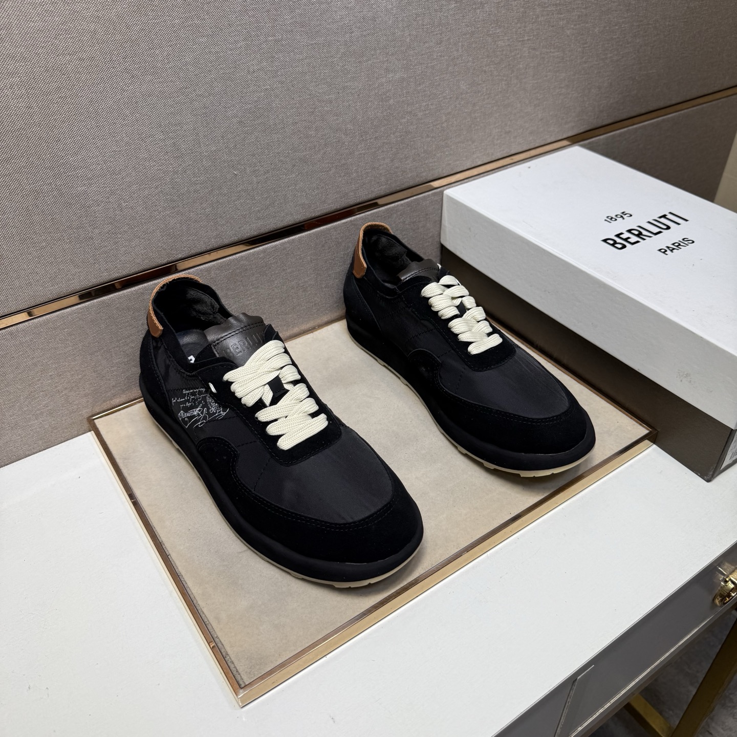 NO:510849,[Bruti~] Men's casual shoes 2025z cabinets are available simultaneously. Size: 38-44 # 3 color uppers are made of multi-material spliced ​​mesh fabric inner lining, comfortable and breathable, original sole is comfortable and wear-resistant, and the real shot is even better.19860909【布鲁提～】男士休闲鞋 2025z柜同步发售 码数:38-44 # 3个颜色鞋面选用多材质拼接网布内里,舒适透气,鞋底原版舒适耐磨大底,实物拍摄实物更赞,,Men's shoes