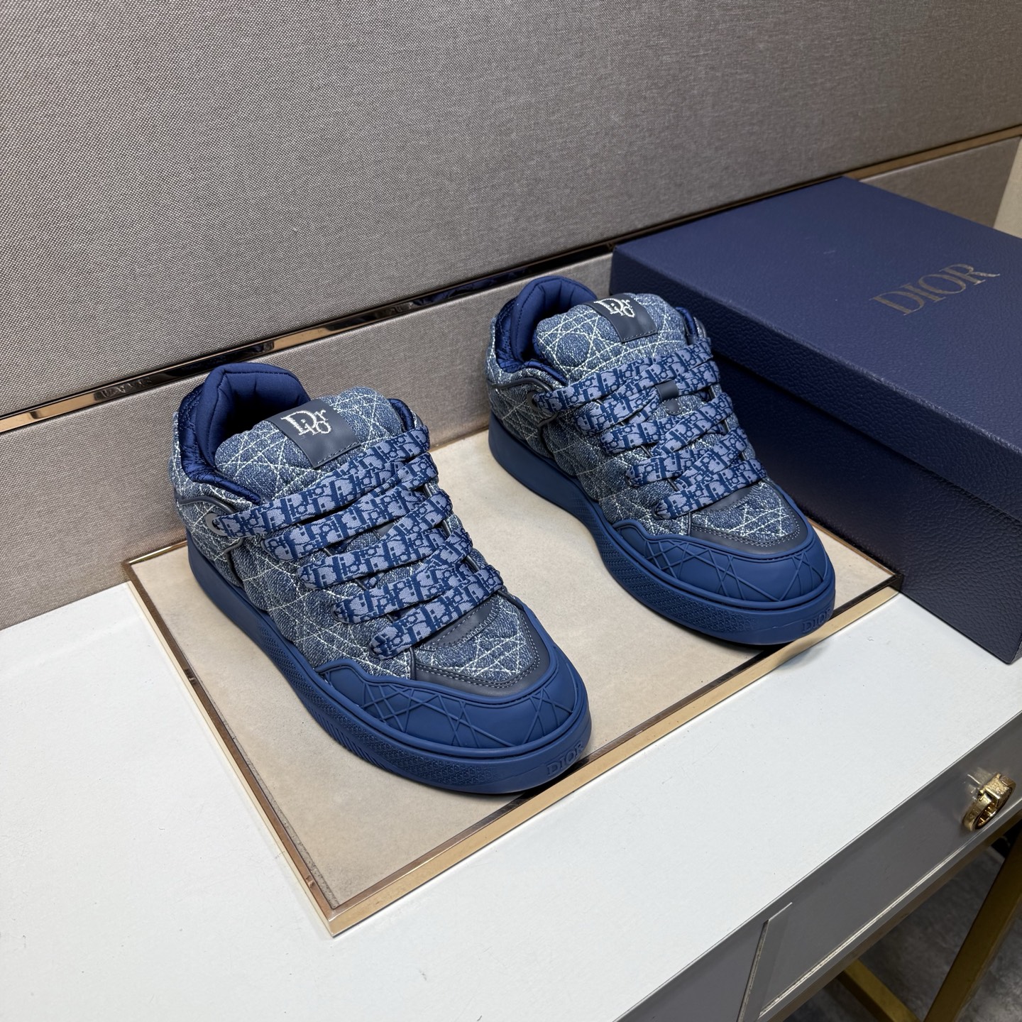 NO:532606,[Dio ~] Men's casual shoes 2025z cabinets are available simultaneously. Size: 39-44 # 3 color uppers are made of multi-material spliced ​​mesh fabric inner lining, comfortable and breathable, original sole comfortable and wear-resistant sole, real shots are even better, dior19860909【迪奥～】男士休闲鞋 2025z柜同步发售 码数:39-44 # 3个颜色鞋面选用多材质拼接网布内里,舒适透气,鞋底原版舒适耐磨大底,实物拍摄实物更赞,,dior,Men's shoes