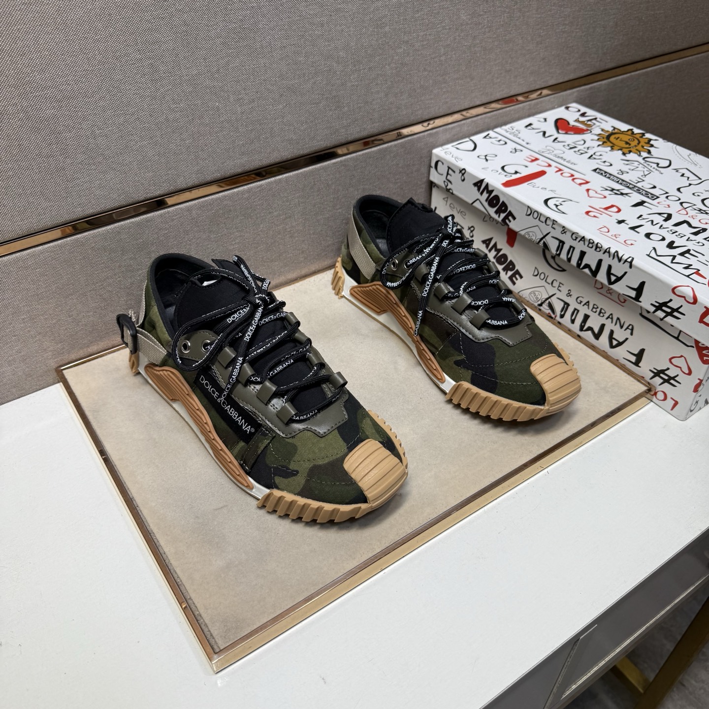NO:555398,[DG~] Casual shoes for couples, 2025z cabinets are on sale at the same time. Size 35-44 # 1 color. The upper is made of multi-material spliced ​​mesh lining, which is comfortable and breathable. The original sole is comfortable and wear-resistant. The real thing is better when photographed in person.19860909【DG～】情侣装休闲鞋 2025z柜同步发售 码数35-44 # 1个颜色鞋面选用多材质拼接网布内里,舒适透气,鞋底原版舒适耐磨大底,实物拍摄实物更赞,,Men's shoes