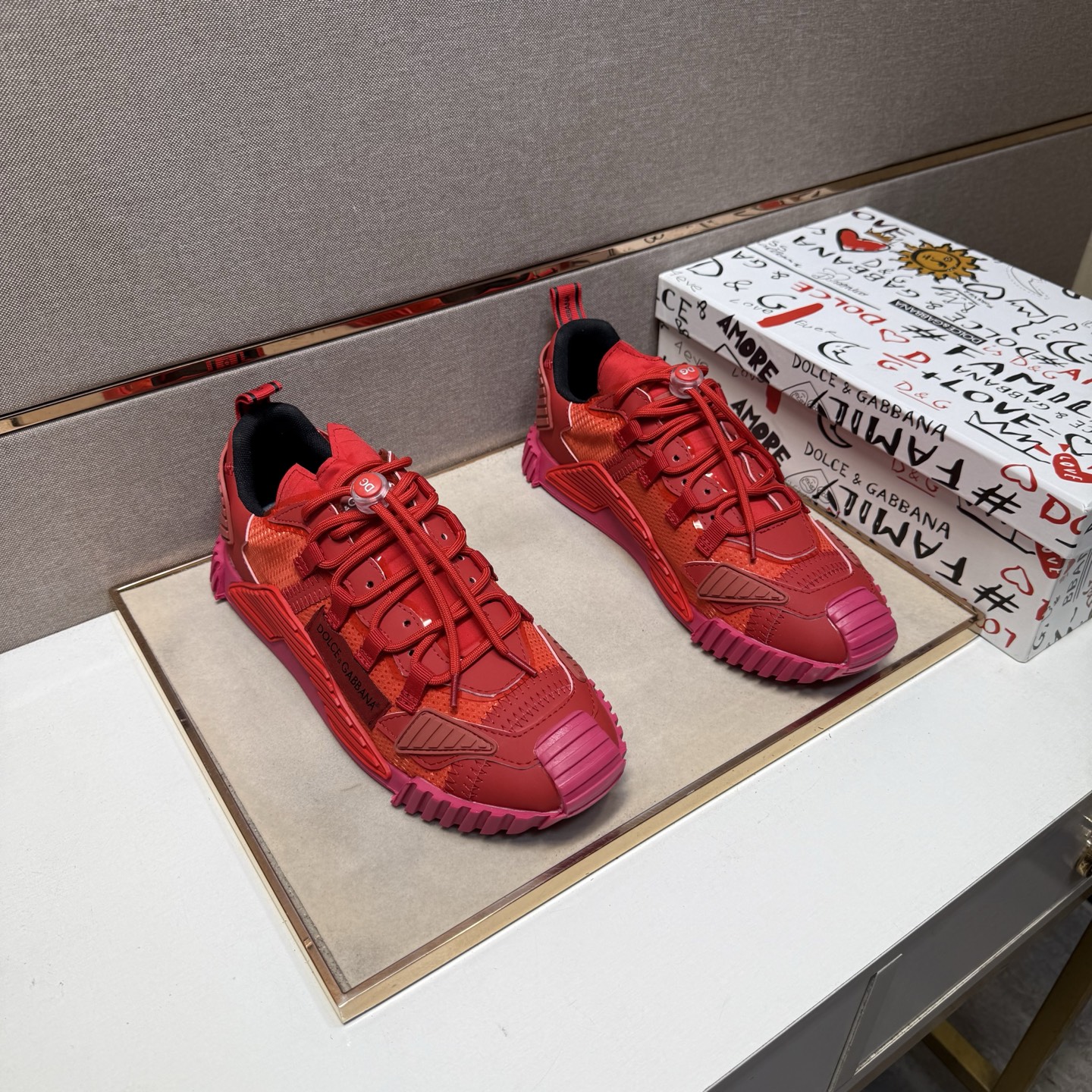 NO:555407,[DG~] Casual shoes for couples, 2025z cabinets are on sale at the same time. Size 35-44 # 1 color. The upper is made of multi-material spliced ​​mesh lining, which is comfortable and breathable. The original sole is comfortable and wear-resistant. The real thing is better when photographed in person.19860909【DG～】情侣装休闲鞋 2025z柜同步发售 码数35-44 # 1个颜色鞋面选用多材质拼接网布内里,舒适透气,鞋底原版舒适耐磨大底,实物拍摄实物更赞,,Men's shoes