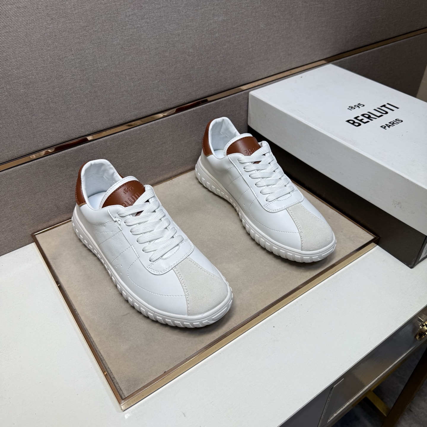 NO:556451,[Bruti~] Men's casual shoes are on sale simultaneously in 2025z cabinets. Size: 38-44 # 4 colors. The upper is made of multi-material spliced ​​genuine leather lining, which is comfortable and breathable. The original sole is comfortable and wear-resistant. The real thing is better when photographed in person.19860909【布鲁提～】男士休闲鞋 2025z柜同步发售 码数:38-44 # 4个颜色鞋面选用多材质拼接真皮内里,舒适透气,鞋底原版舒适耐磨大底,实物拍摄实物更赞,,Men's shoes