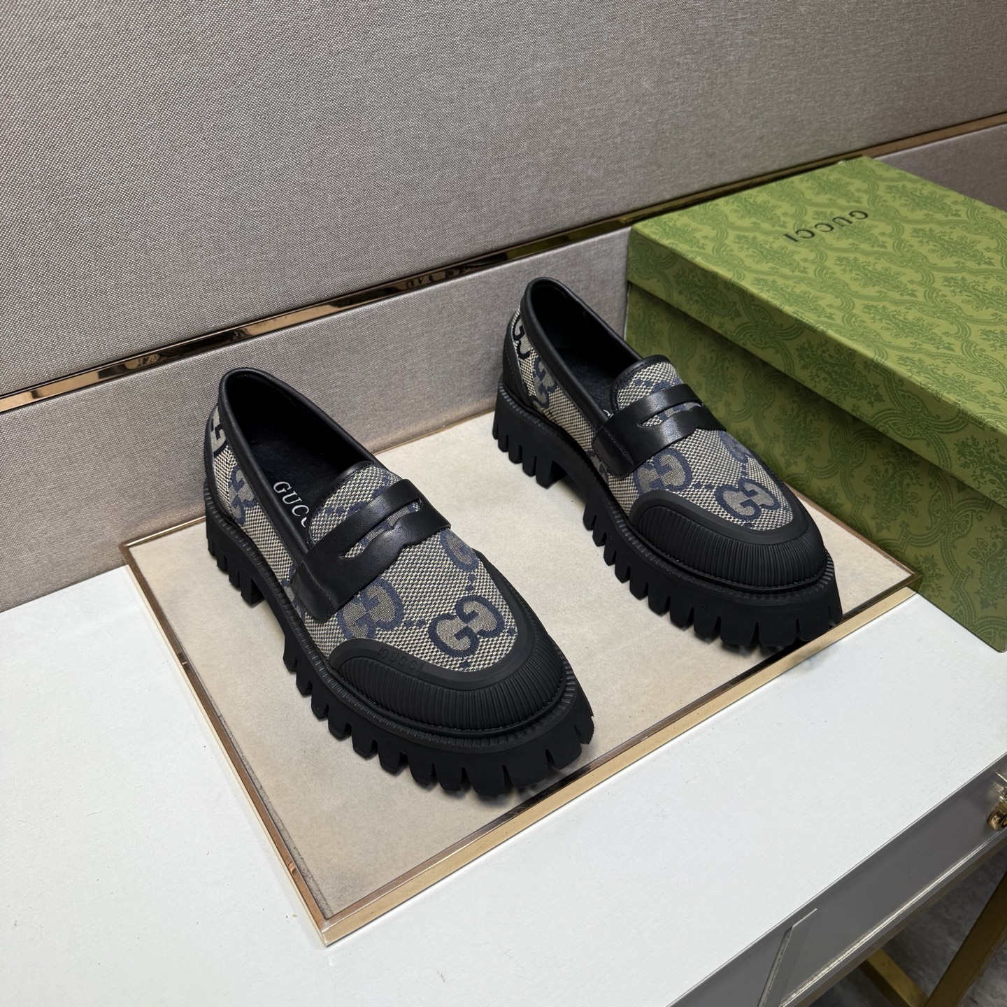 NO:574964,[Gucci~] Men's casual shoes 2025z cabinet simultaneous sale Code number: 39-44 # 3 colors of uppers made of multi-material spliced ​​genuine leather lining, comfortable and breathable, original soles comfortable and wear-resistant outsole, real photos taken in real life are better, gucci19860909【古驰～】男士休闲鞋 2025z柜同步发售 码数:39-44 # 3个颜色鞋面选用多材质拼接真皮内里,舒适透气,鞋底原版舒适耐磨大底,实物拍摄实物更赞,,gucci,Men's shoes