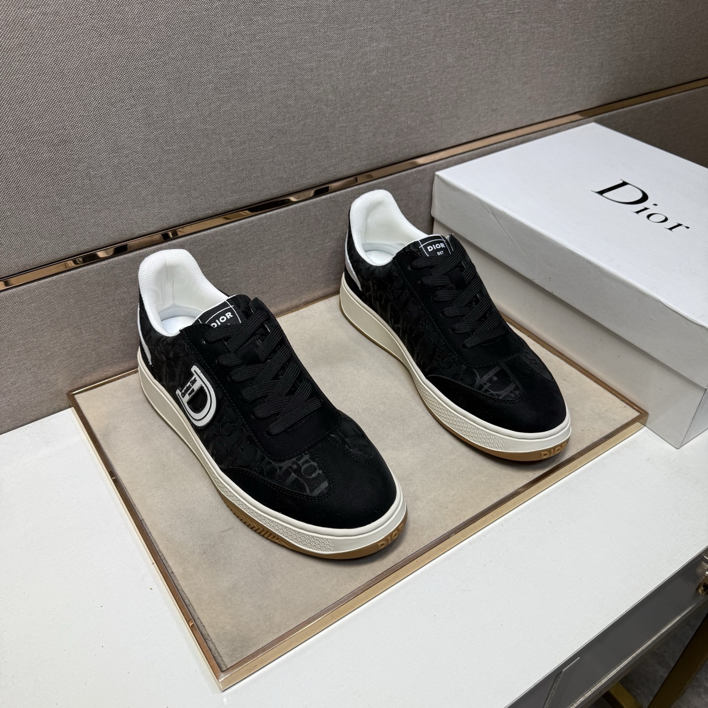 NO:574975,[Dior~] Men's casual shoes 2025z cabinet sales simultaneously Size: 38-44 # 4 colors The upper is made of multi-material spliced ​​mesh lining, which is comfortable and breathable. The original sole is comfortable and wear-resistant. The real thing is better when photographed in person, dior19860909【迪奥～】男士休闲鞋 2025z柜同步发售 码数:38-44 # 4个颜色鞋面选用多材质拼接网布内里,舒适透气,鞋底原版舒适耐磨大底,实物拍摄实物更赞,,dior,Men's shoes