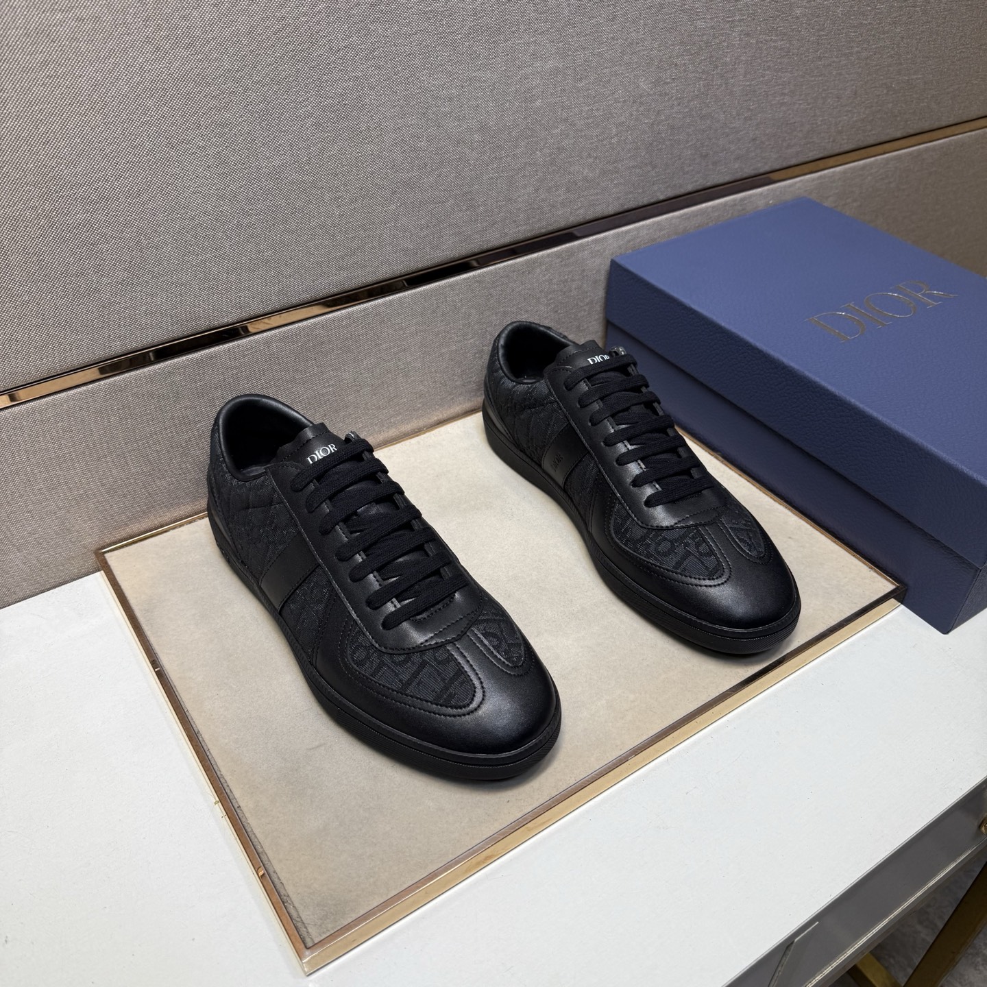 NO:579462,[Dior~] Men's casual shoes 2025z cabinet simultaneous sale Size: 38-44 # 5 colors uppers are made of multi-material spliced ​​genuine leather lining, comfortable and breathable, original soles are comfortable and wear-resistant, the actual photos taken are better, dior19860909【迪奥～】男士休闲鞋 2025z柜同步发售 码数:38-44 # 5个颜色鞋面选用多材质拼接真皮内里,舒适透气,鞋底原版舒适耐磨大底,实物拍摄实物更赞,,dior,Men's shoes