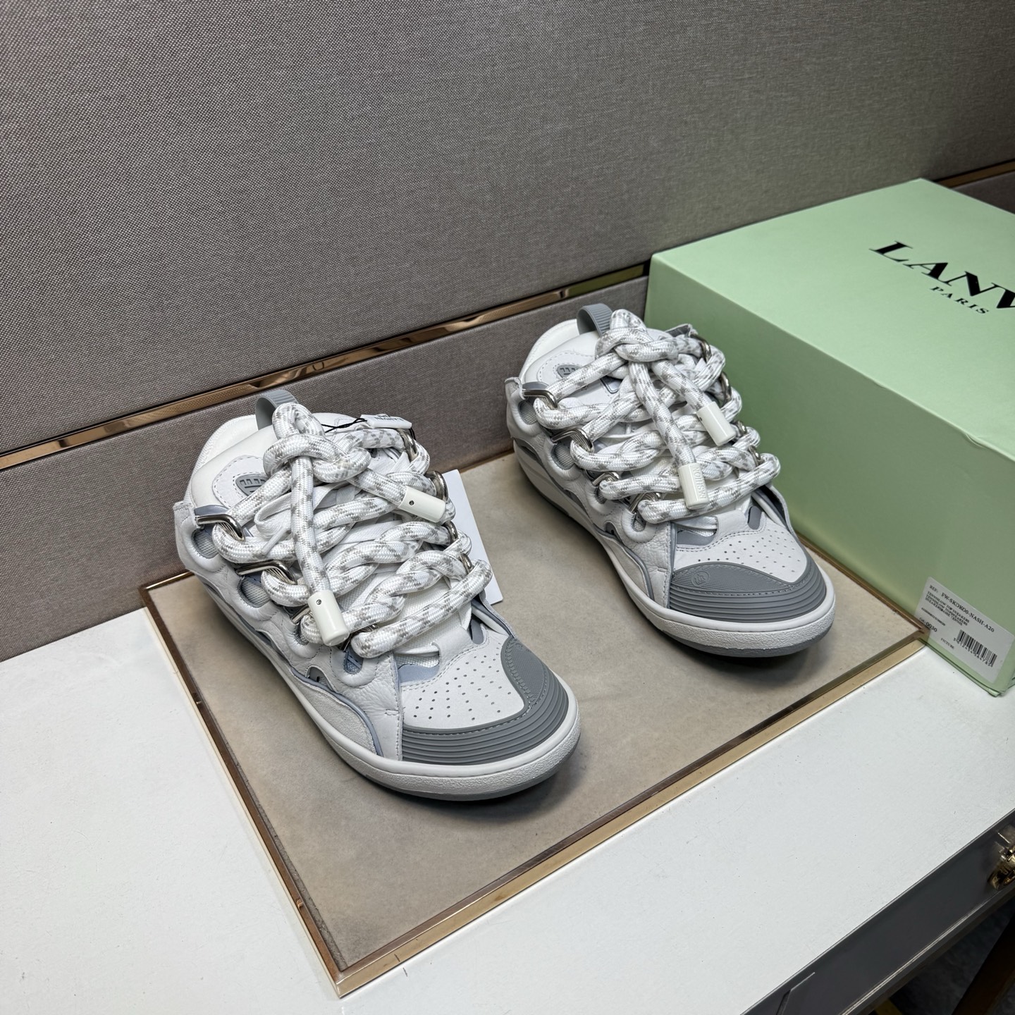 NO:588209,[Lanvin~] Couple casual shoes 2025z cabinet simultaneous sale Code number: 36-44 # 1 color upper is made of multi-material spliced ​​mesh lining, which is comfortable and breathable. The original sole is comfortable and wear-resistant. The real thing is better when photographed in person.19860909【浪凡～】情侣装休闲鞋 2025z柜同步发售 码数:36-44 # 1个颜色鞋面选用多材质拼接网布内里,舒适透气,鞋底原版舒适耐磨大底,实物拍摄实物更赞,,Men's shoes