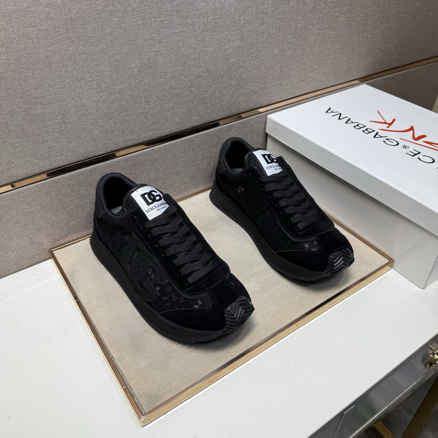 NO:588354,[DG~] Casual shoes for couples 2025z cabinet simultaneous sale Code number: 36-44 # 1 color uppers are made of multi-material spliced ​​mesh lining, which is comfortable and breathable. The original soles are comfortable and wear-resistant. The real ones are better when photographed in person.19860909【DG～】情侣装休闲鞋 2025z柜同步发售 码数:36-44 # 1个颜色鞋面选用多材质拼接网布内里,舒适透气,鞋底原版舒适耐磨大底,实物拍摄实物更赞,,Men's shoes