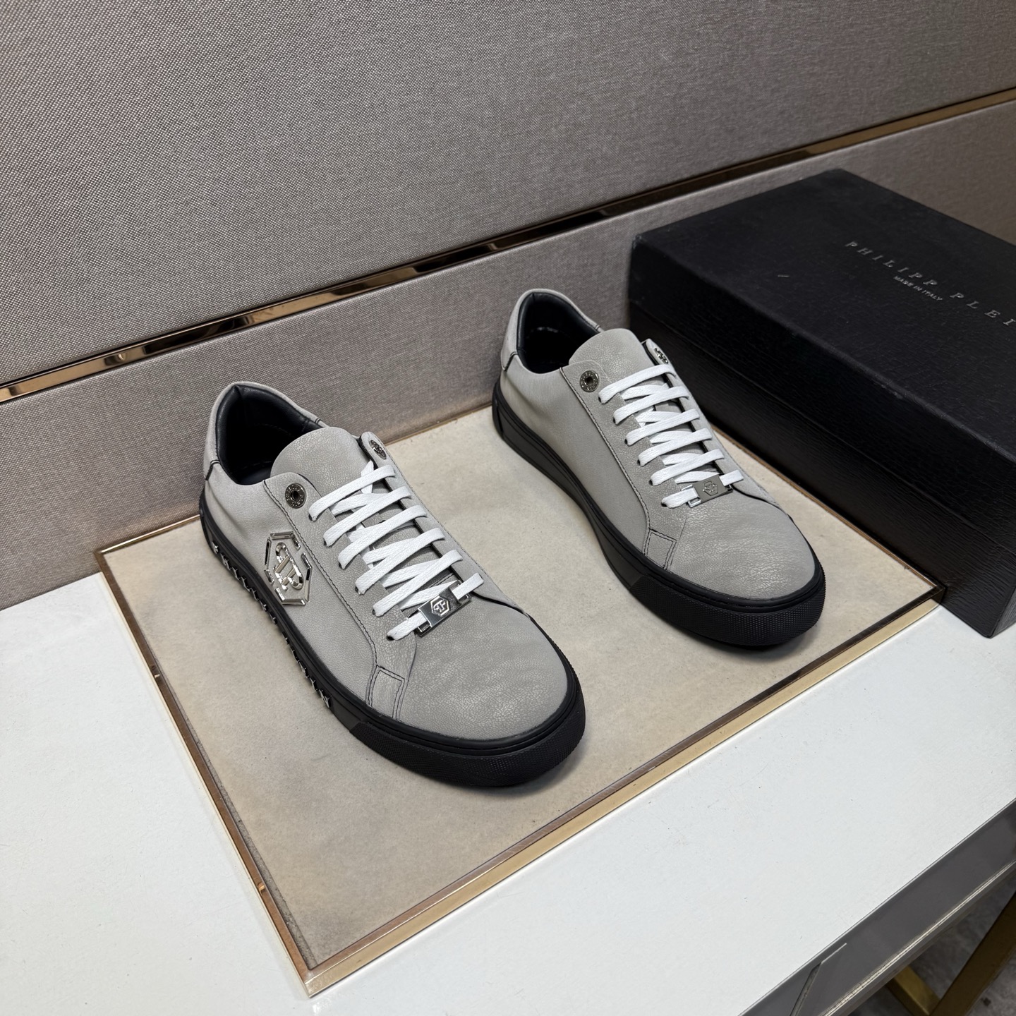 NO:589061,[PP~] Men's casual shoes 2025z cabinet simultaneous sale Size 38-44 # 10 colors The upper is made of multi-material spliced ​​sheepskin lining, comfortable and breathable, the original sole is comfortable and wear-resistant, the real thing is better when photographed, sheepskin19860909【PP～】男士休闲鞋 2025z柜同步发售 码数38-44 # 10个颜色鞋面选用多材质拼接羊皮内里,舒适透气,鞋底原版舒适耐磨大底,实物拍摄实物更赞,,sheepskin,Men's shoes