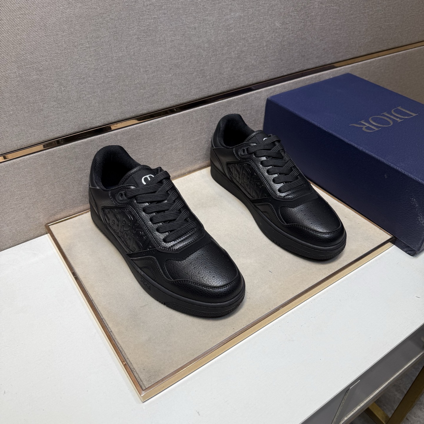 NO:589638,[Dior~] Men's casual shoes 2025z cabinet sales simultaneously Size 38-44 # 3 colors The upper is made of multi-material spliced ​​mesh lining, which is comfortable and breathable. The original sole is comfortable and wear-resistant. The real thing is better when photographed in person, dior19860909【迪奥～】男士休闲鞋 2025z柜同步发售 码数38-44 # 3个颜色鞋面选用多材质拼接网布内里,舒适透气,鞋底原版舒适耐磨大底,实物拍摄实物更赞,,dior,Men's shoes