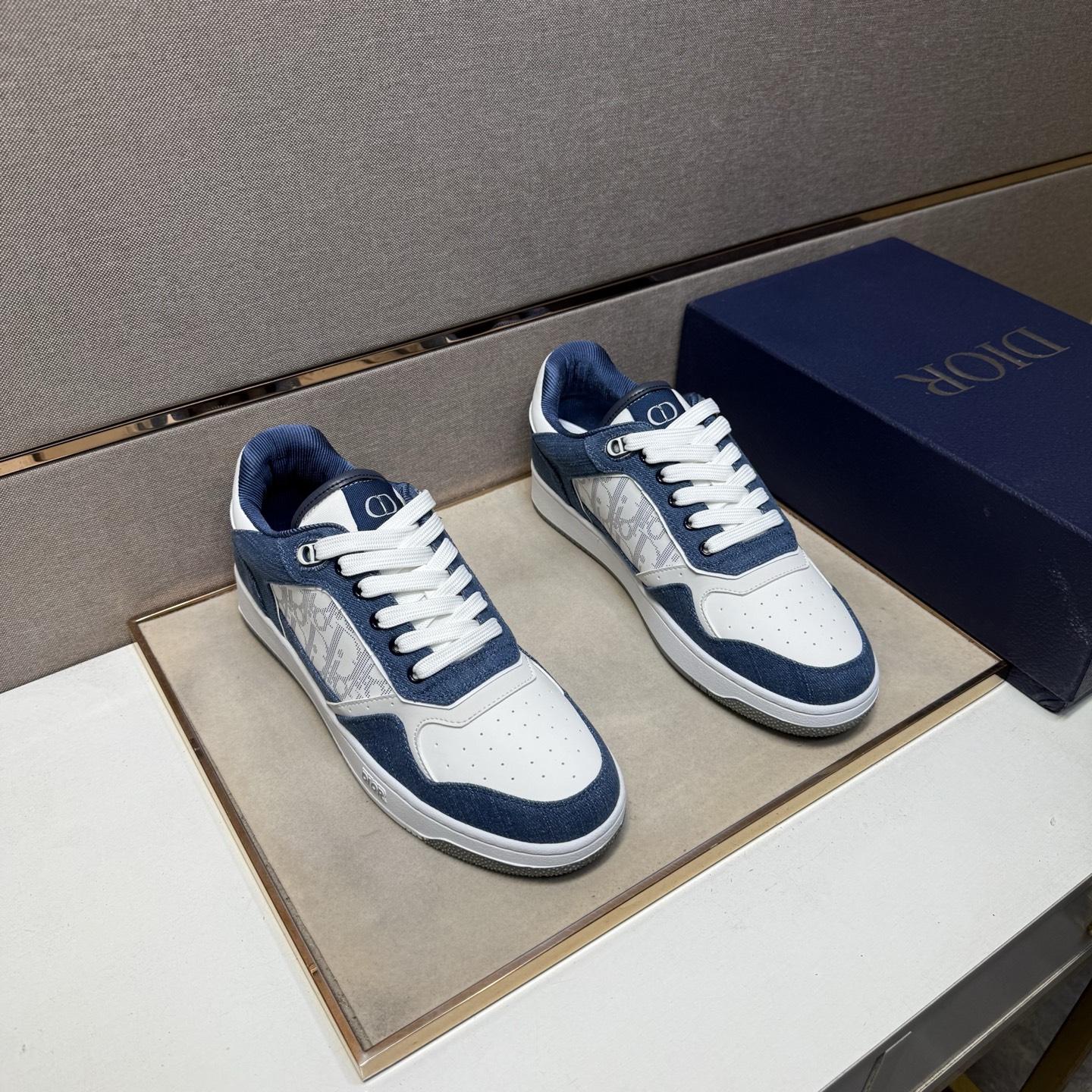 NO:589628,[Dior~] Men's casual shoes 2025z cabinet sales simultaneously Size 38-44 # 5 colors The upper is made of multi-material spliced ​​mesh lining, which is comfortable and breathable. The original sole is comfortable and wear-resistant. The real thing is better when photographed in person, dior19860909【迪奥～】男士休闲鞋 2025z柜同步发售 码数38-44 # 5个颜色鞋面选用多材质拼接网布内里,舒适透气,鞋底原版舒适耐磨大底,实物拍摄实物更赞,,dior,Men's shoes