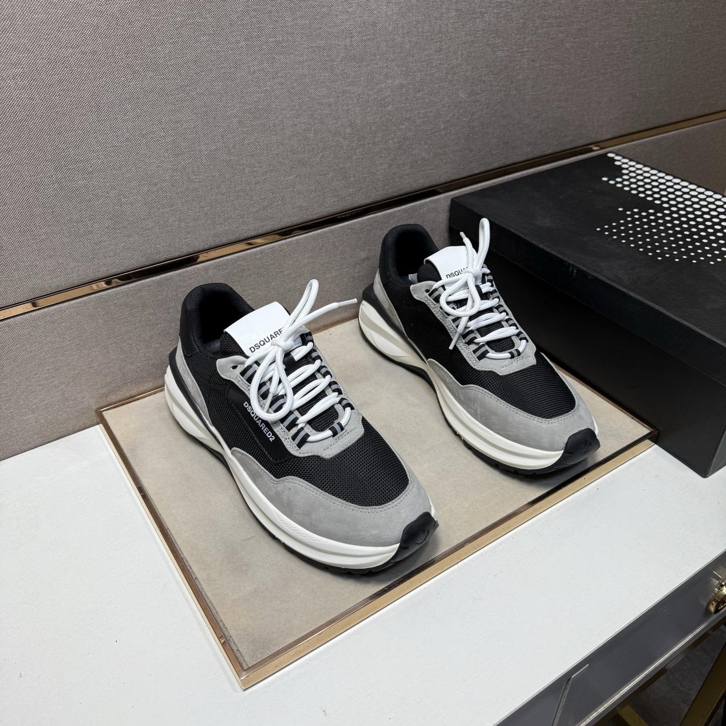 NO:604305,[D2～] Couple casual shoes 2025z cabinet simultaneous sale Code number: 36-44# 1 color The upper is made of multi-material spliced ​​mesh lining, which is comfortable and breathable. The original sole is comfortable and wear-resistant. The real thing is better when photographed in person.19860909【D2～】情侣装休闲鞋 2025z柜同步发售 码数:36-44# 1个颜色鞋面选用多材质拼接网布内里,舒适透气,鞋底原版舒适耐磨大底,实物拍摄实物更赞,,Men's shoes