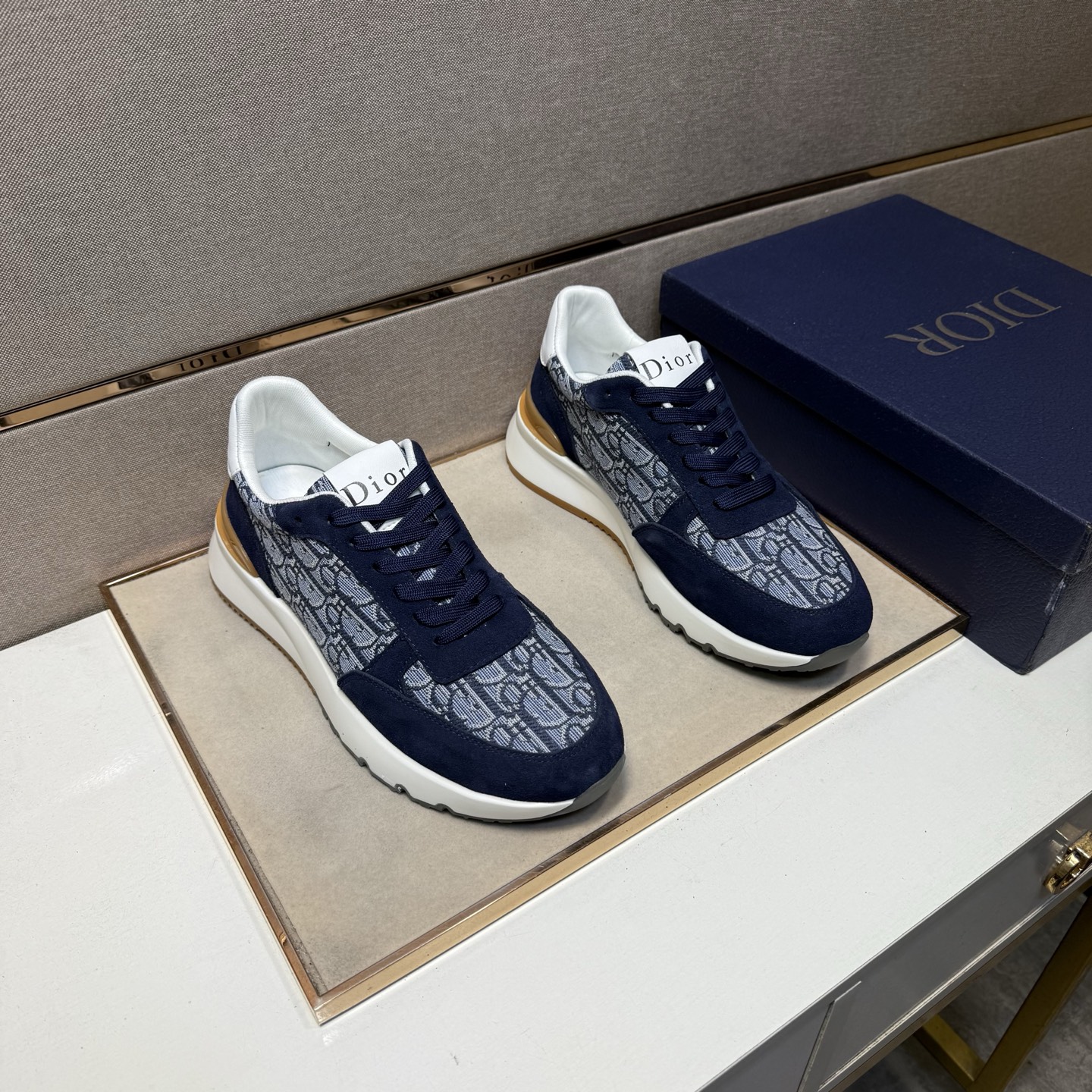 NO:605110,[Dior~] Men's casual shoes 2025z cabinet sales simultaneously Size: 38-44# 4 colors The upper is made of multi-material spliced ​​mesh lining, which is comfortable and breathable. The original sole is comfortable and wear-resistant. The real thing is better when photographed in person, dior19860909【迪奥～】男士休闲鞋 2025z柜同步发售 码数:38-44# 4个颜色鞋面选用多材质拼接网布内里,舒适透气,鞋底原版舒适耐磨大底,实物拍摄实物更赞,,dior,Men's shoes