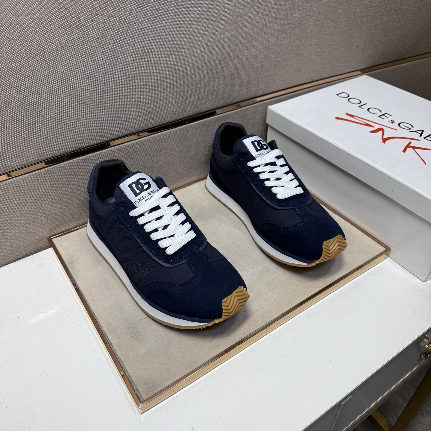 NO:605101,[DG~] Casual shoes for couples 2025z cabinet simultaneous sale Code number: 36-44 # 1 color uppers are made of multi-material spliced ​​mesh lining, which is comfortable and breathable. The original soles are comfortable and wear-resistant. The real ones are better when photographed in person.19860909【DG～】情侣装休闲鞋 2025z柜同步发售 码数:36-44 # 1个颜色鞋面选用多材质拼接网布内里,舒适透气,鞋底原版舒适耐磨大底,实物拍摄实物更赞,,Men's shoes