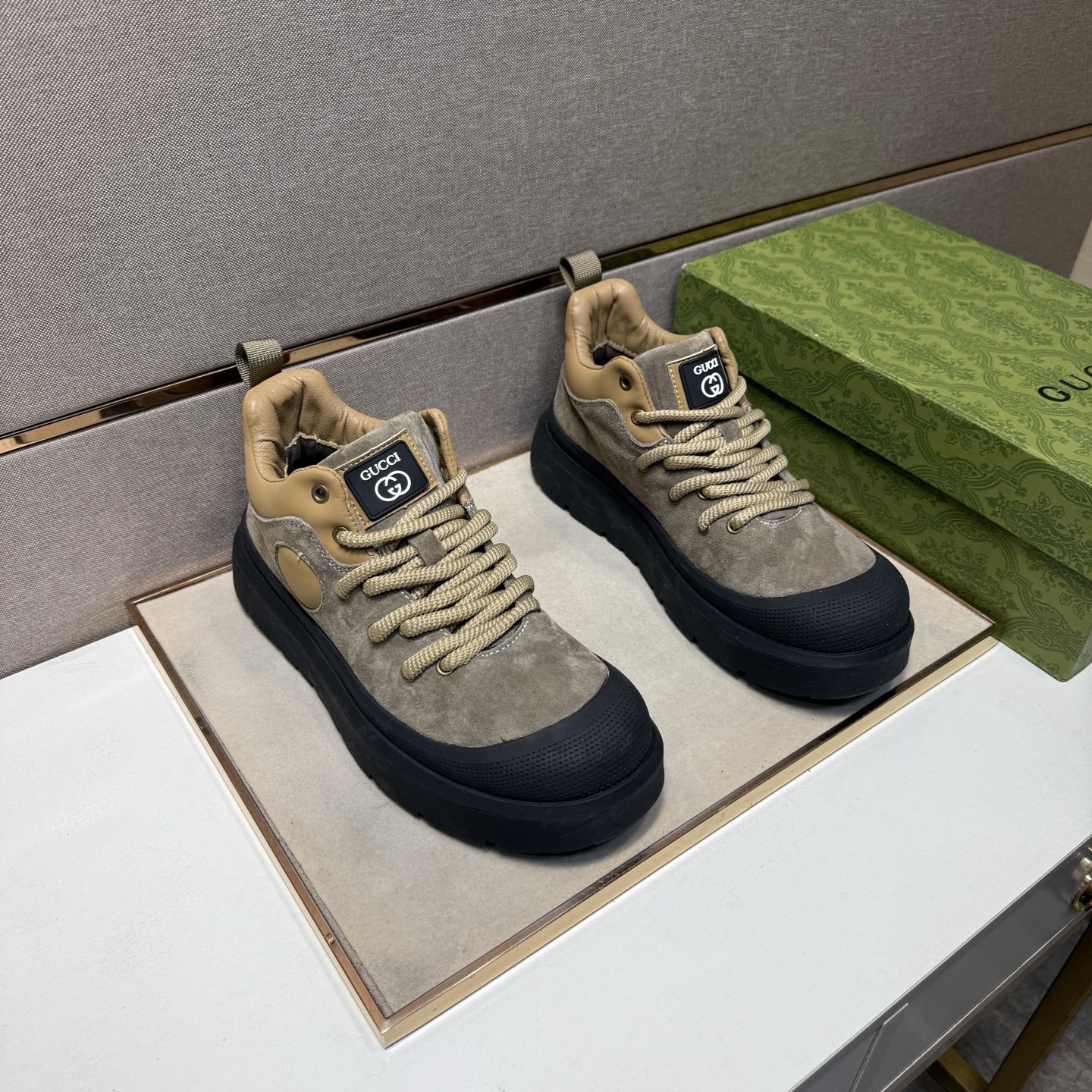 NO:639717,[Gucci~] Men's casual shoes 2025z cabinet simultaneous sale Size: 39-44# 3 colors of uppers are made of multi-material spliced ​​mesh lining, which is comfortable and breathable. The original soles are comfortable and wear-resistant. The actual photos taken are better, gucci19860909【古驰～】男士休闲鞋 2025z柜同步发售 码数:39-44# 3个颜色鞋面选用多材质拼接网布内里,舒适透气,鞋底原版舒适耐磨大底,实物拍摄实物更赞,,gucci,Men's shoes