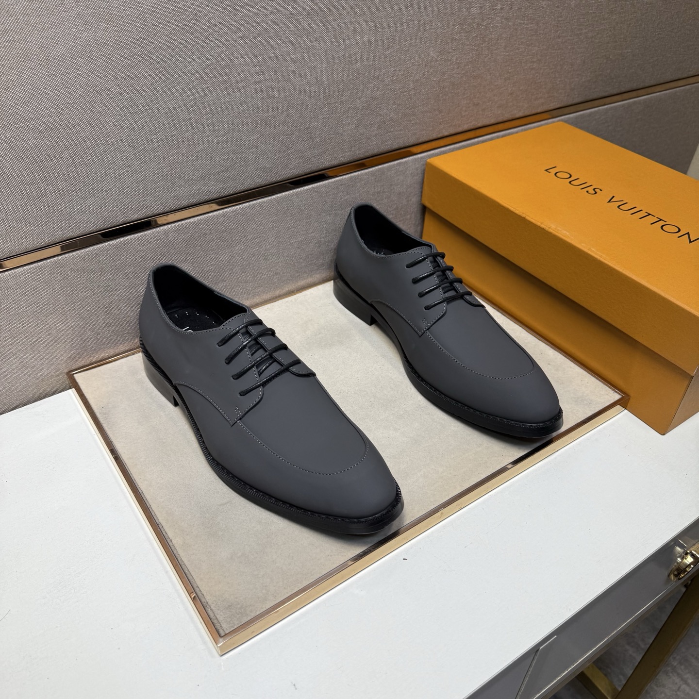 NO:886776,[LV~] Men's casual formal leather shoes 2026z cabinet simultaneous sale Code number: 38-44 # 2 colors of uppers made of multi-material spliced ​​cowhide lining, comfortable and breathable, original soles comfortable and wear-resistant outsole, real photos taken are better, louis vuitton, cowhide19860909【LV～】男士休闲正装皮鞋 2026z柜同步发售 码数:38-44 # 2个颜色鞋面选用多材质拼接牛皮内里,舒适透气,鞋底原版舒适耐磨大底,实物拍摄实物更赞,,louis vuitton,cowhide,Men's shoes