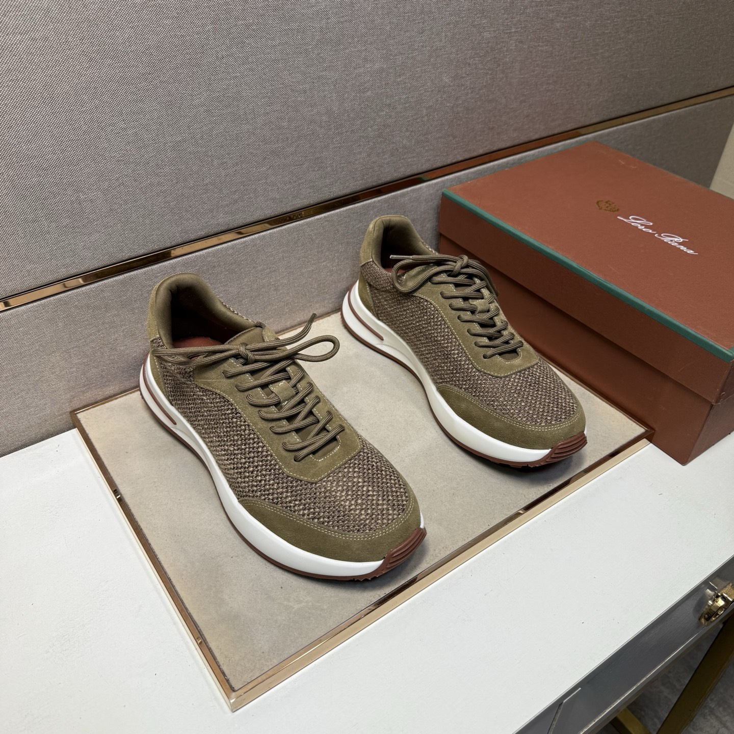 NO:680055,[LP~] Men's casual shoes are on sale simultaneously in 2025z cabinets. Size: 38-44#. The uppers in 3 colors are made of multi-material spliced ​​genuine leather lining, which is comfortable and breathable. The soles are original and comfortable and wear-resistant. The real ones are better when photographed in person. loro piana19860909【LP～】男士休闲鞋 2025z柜同步发售 码数:38-44# 3个颜色鞋面选用多材质拼接真皮内里,舒适透气,鞋底原版舒适耐磨大底,实物拍摄实物更赞,,loro piana,Men's shoes