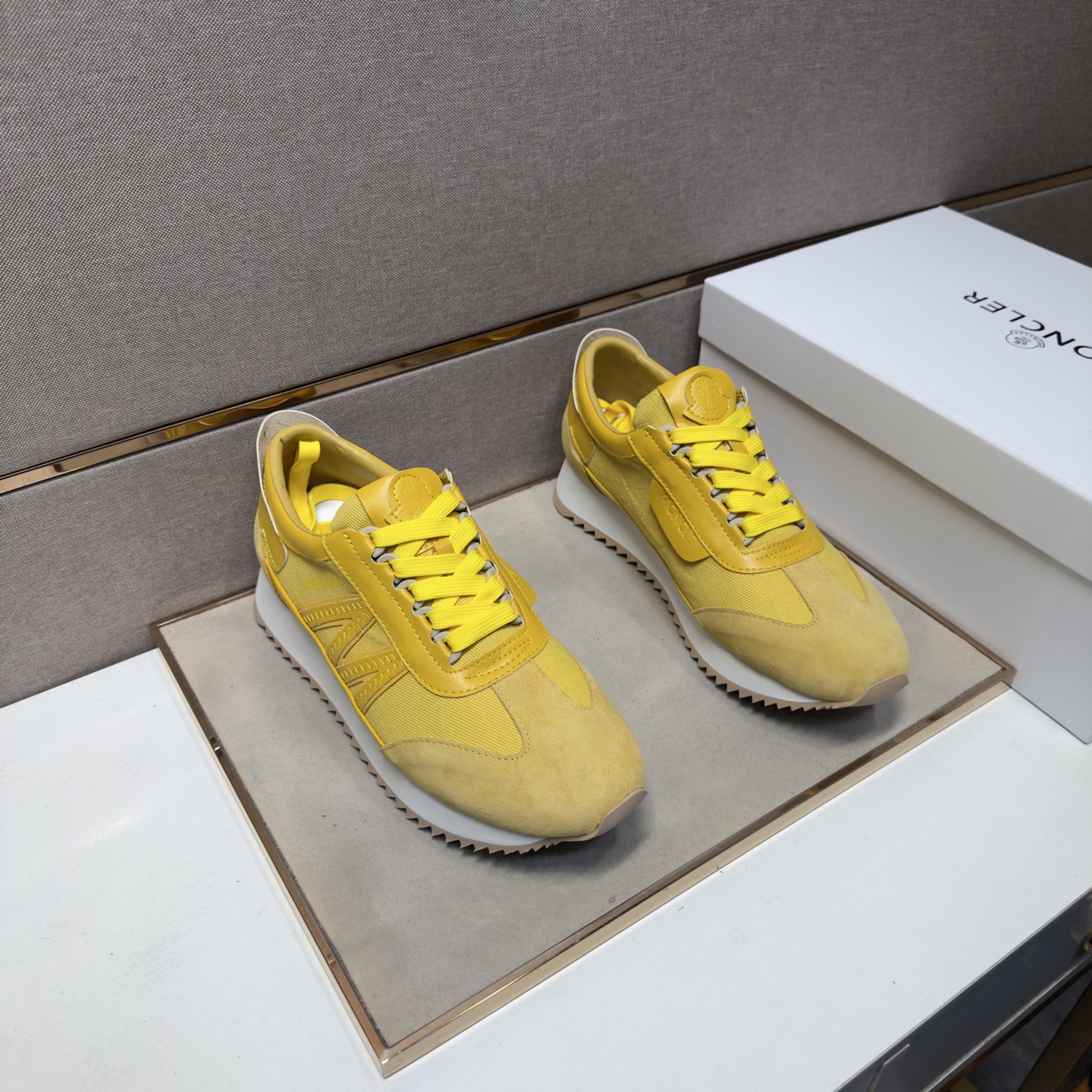 NO:690369,[Mouth Mouth~] Casual shoes for couples 2026z cabinet simultaneous sale Size: 36-44# 1 color uppers are made of multi-material splicing genuine leather lining, comfortable and breathable, original soles are comfortable and wear-resistant outsole, the real thing is better when photographed, Moncler19860909【蒙口～】情侣装休闲鞋 2026z柜同步发售 码数:36-44# 1个颜色鞋面选用多材质拼接真皮内里,舒适透气,鞋底原版舒适耐磨大底,实物拍摄实物更赞,,Moncler,Men's shoes