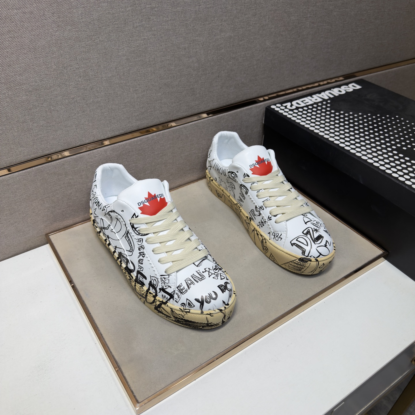 NO:711586,[D2～] Men's casual shoes 2026z cabinet simultaneous sale Code number: 38-44 # 1 color upper is made of multi-material spliced ​​genuine leather lining, comfortable and breathable, the original sole is comfortable and wear-resistant, the real thing is better when photographed in person,19860909【D2～】男士休闲鞋 2026z柜同步发售 码数:38-44 # 1个颜色鞋面选用多材质拼接真皮内里,舒适透气,鞋底原版舒适耐磨大底,实物拍摄实物更赞,,Men's shoes