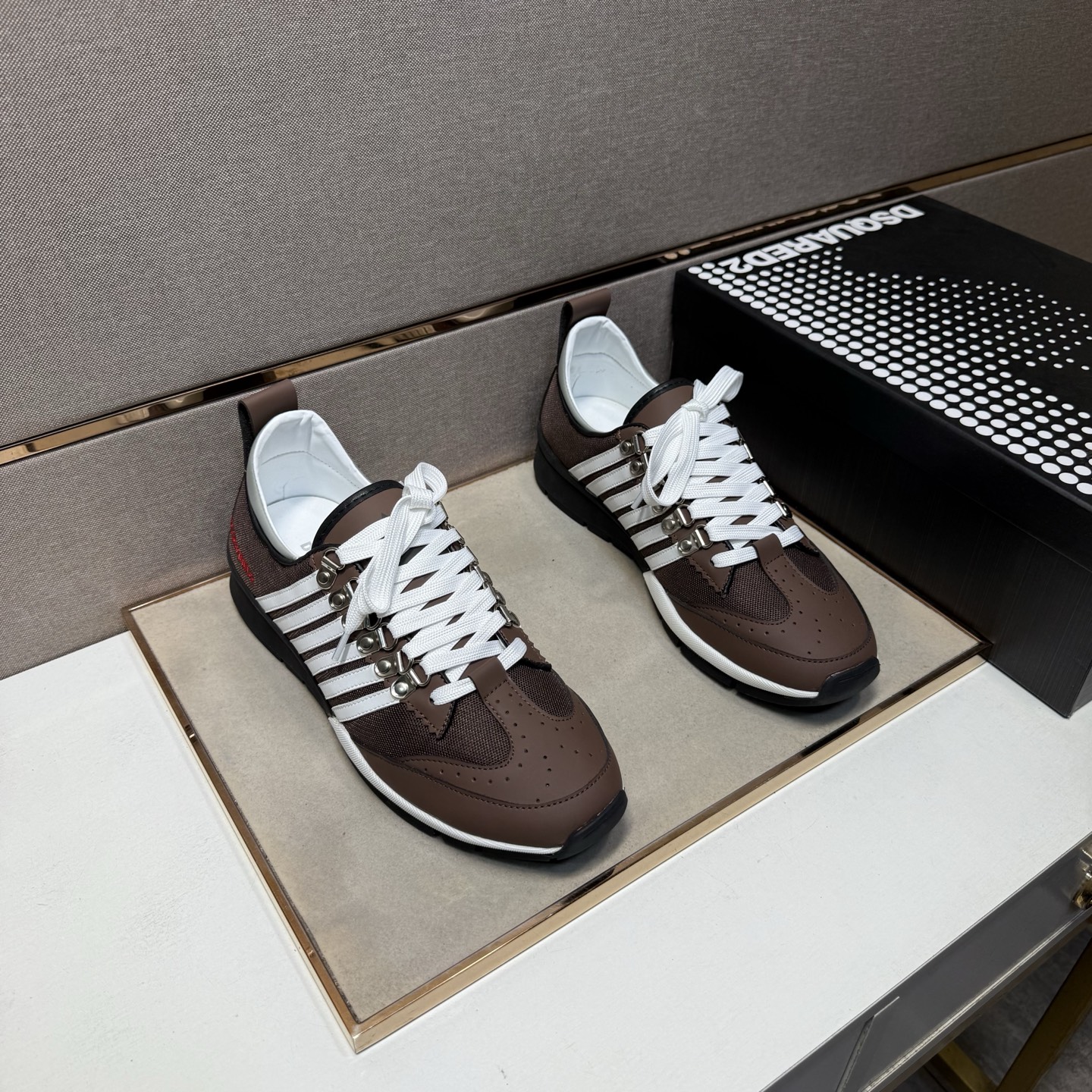 NO:778076,[D2~] Men's casual shoes are on sale simultaneously in 2026z cabinets. Size: 38-44#. The uppers in 2 colors are made of multi-material spliced ​​genuine leather lining, which is comfortable and breathable. The original soles are comfortable and wear-resistant. The real ones are better when photographed in person.19860909【D2～】男士休闲鞋 2026z柜同步发售 码数:38-44# 2个颜色鞋面选用多材质拼接真皮内里,舒适透气,鞋底原版舒适耐磨大底,实物拍摄实物更赞,,Men's shoes