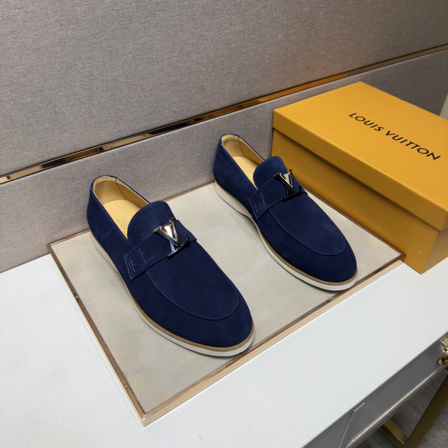 NO:778097,[DG~] Men's casual shoes 2026z cabinet sales simultaneously Size: 39-44# 4 colors The upper is made of multi-material spliced ​​cowhide lining, which is comfortable and breathable. The original sole is comfortable and wear-resistant. The real thing is better when photographed in person,,cowhide19860909【DG～】男士休闲鞋 2026z柜同步发售 码数:39-44# 4个颜色鞋面选用多材质拼接牛皮内里,舒适透气,鞋底原版舒适耐磨大底,实物拍摄实物更赞,,cowhide,Men's shoes