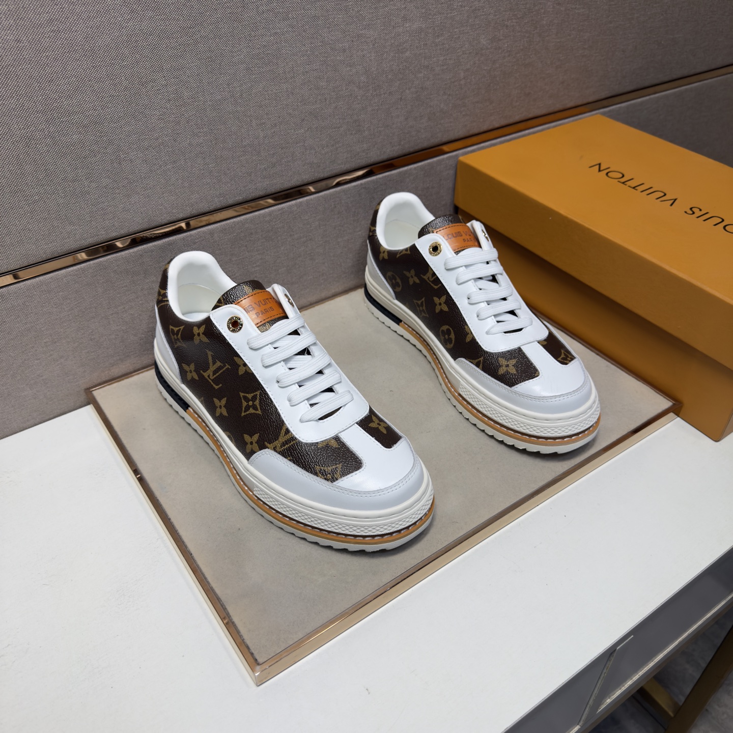 NO:778067,[LV~] Men's casual shoes 2026z cabinet simultaneous sale Size: 38-44# 3 colors of uppers are made of multi-material splicing genuine leather lining, comfortable and breathable, the original sole is comfortable and wear-resistant, the real thing is better when photographed in person, Louis Vuitton19860909【LV～】男士休闲鞋 2026z柜同步发售 码数:38-44# 3个颜色鞋面选用多材质拼接真皮内里,舒适透气,鞋底原版舒适耐磨大底,实物拍摄实物更赞,,louis vuitton,Men's shoes